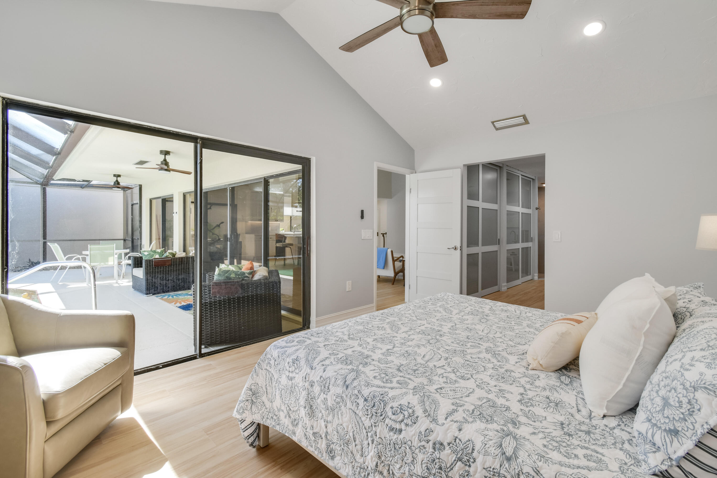 137 Harbourside Circle Property Photo 11