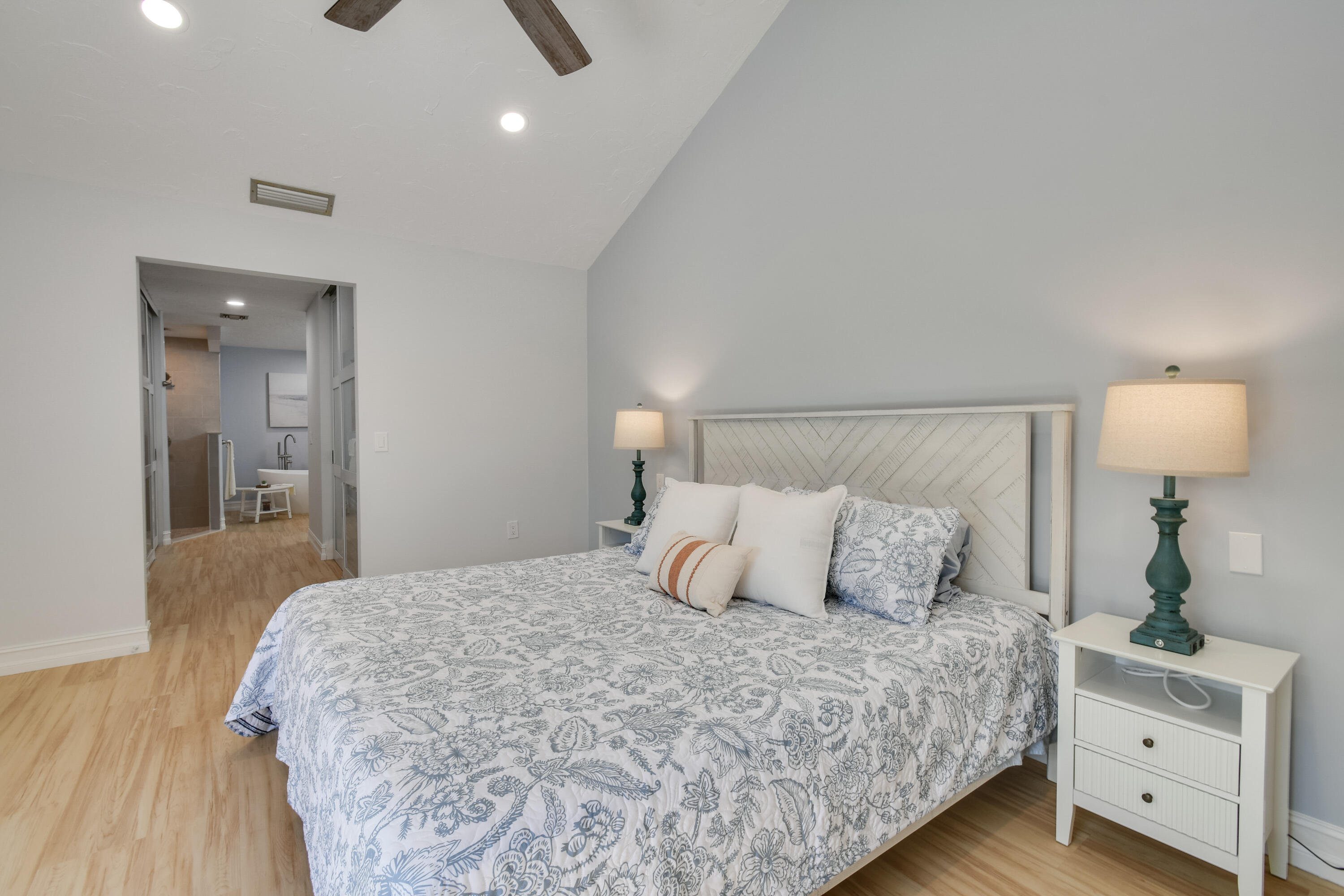 137 Harbourside Circle Property Photo 12