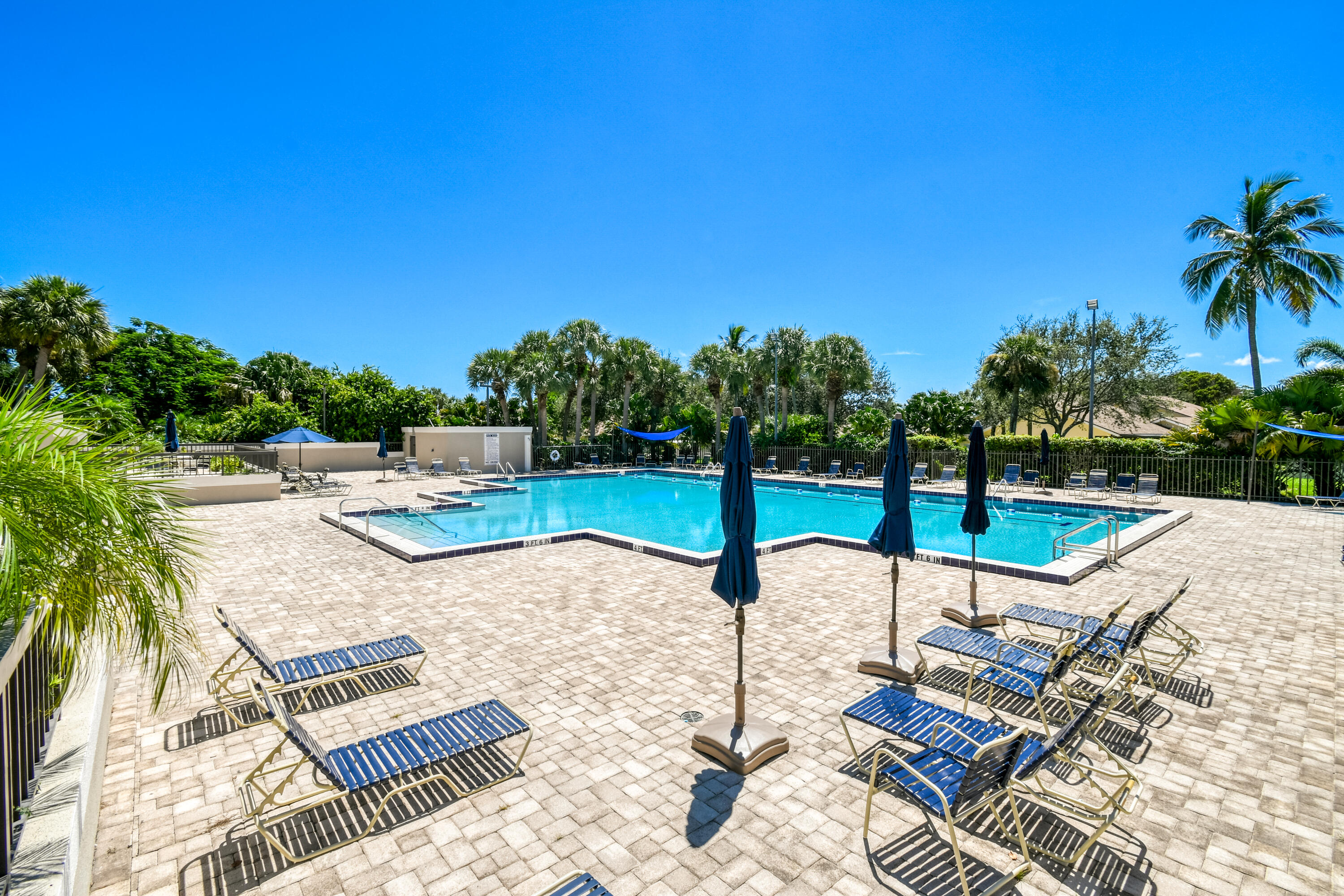 137 Harbourside Circle Property Photo 32