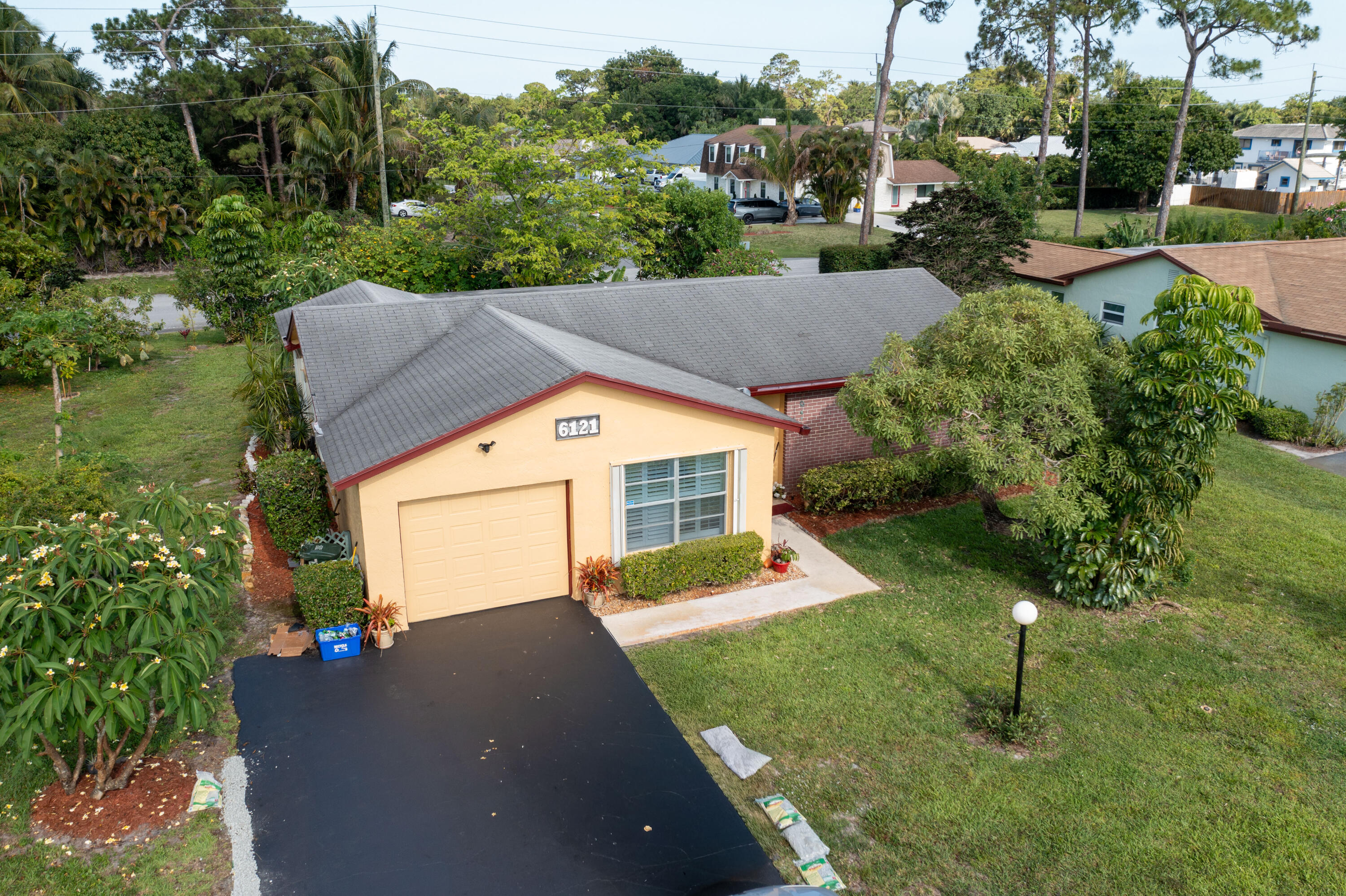 6121 Rainbow Circle Property Photo 1