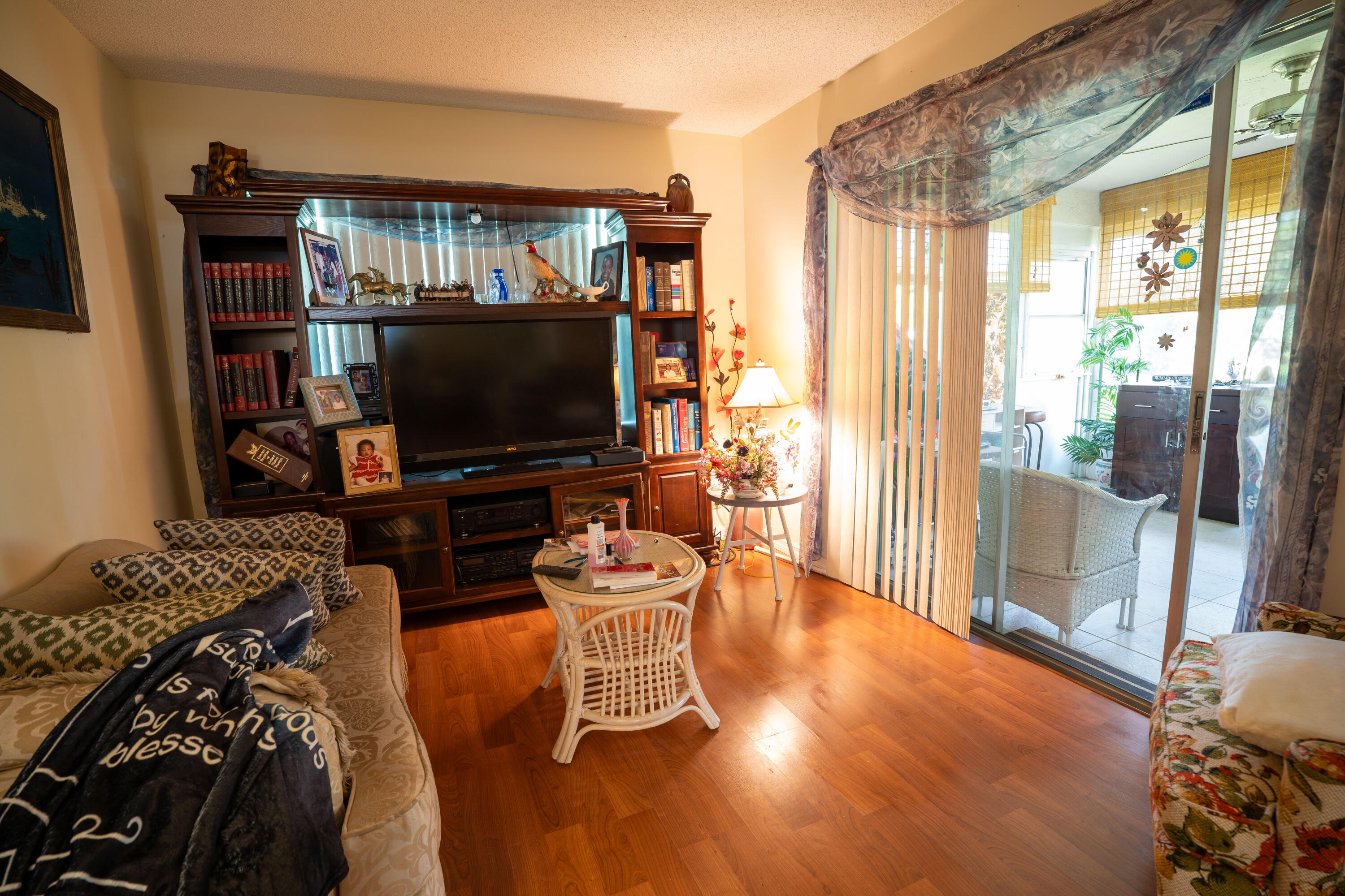 6121 Rainbow Circle Property Photo 18