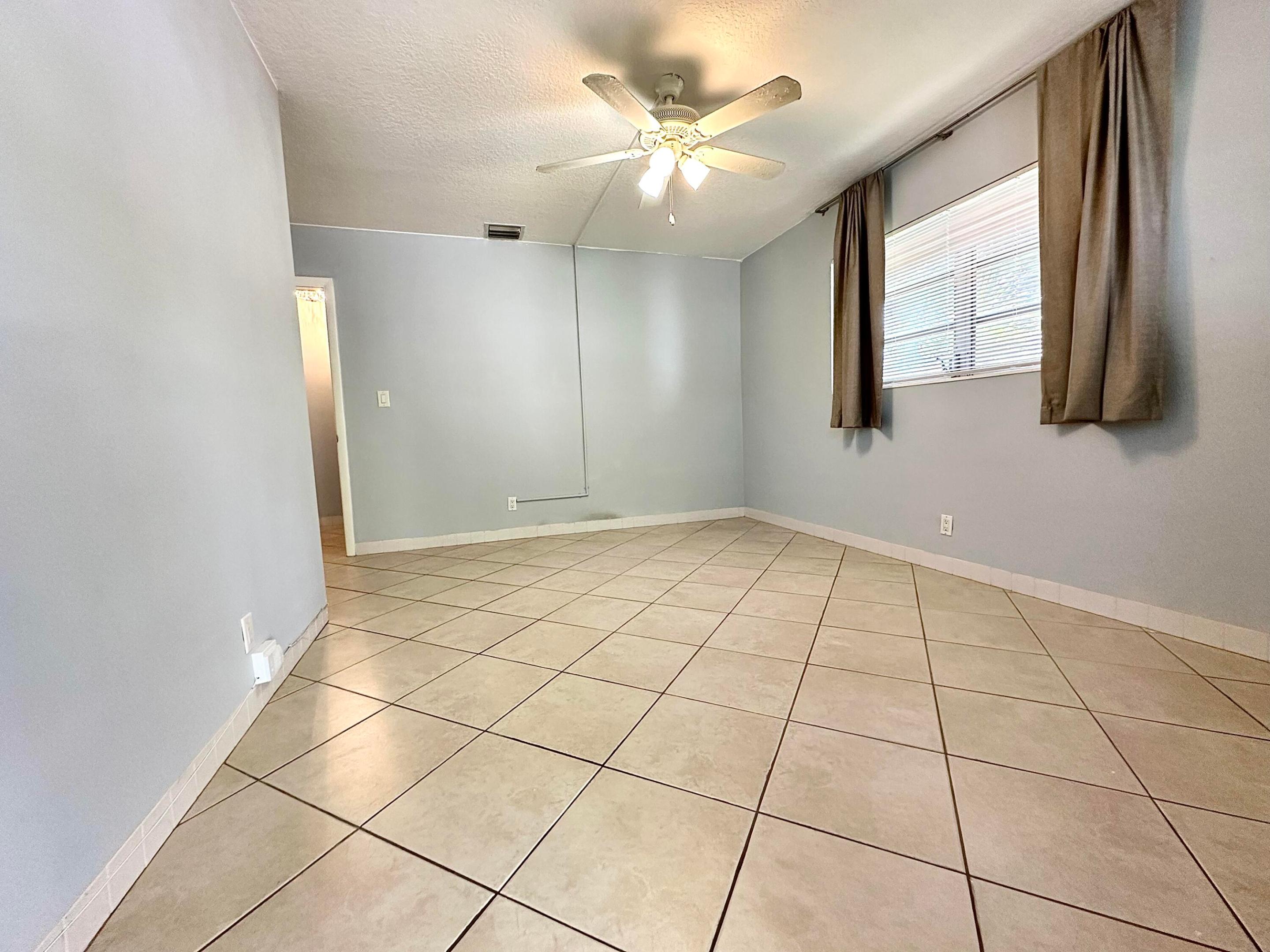 1261 Se 4th Street 2 Property Photo 6