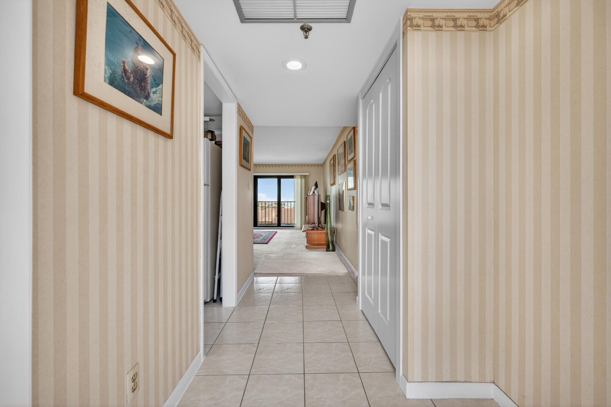 801 S Ocean Drive 802 Property Photo 3