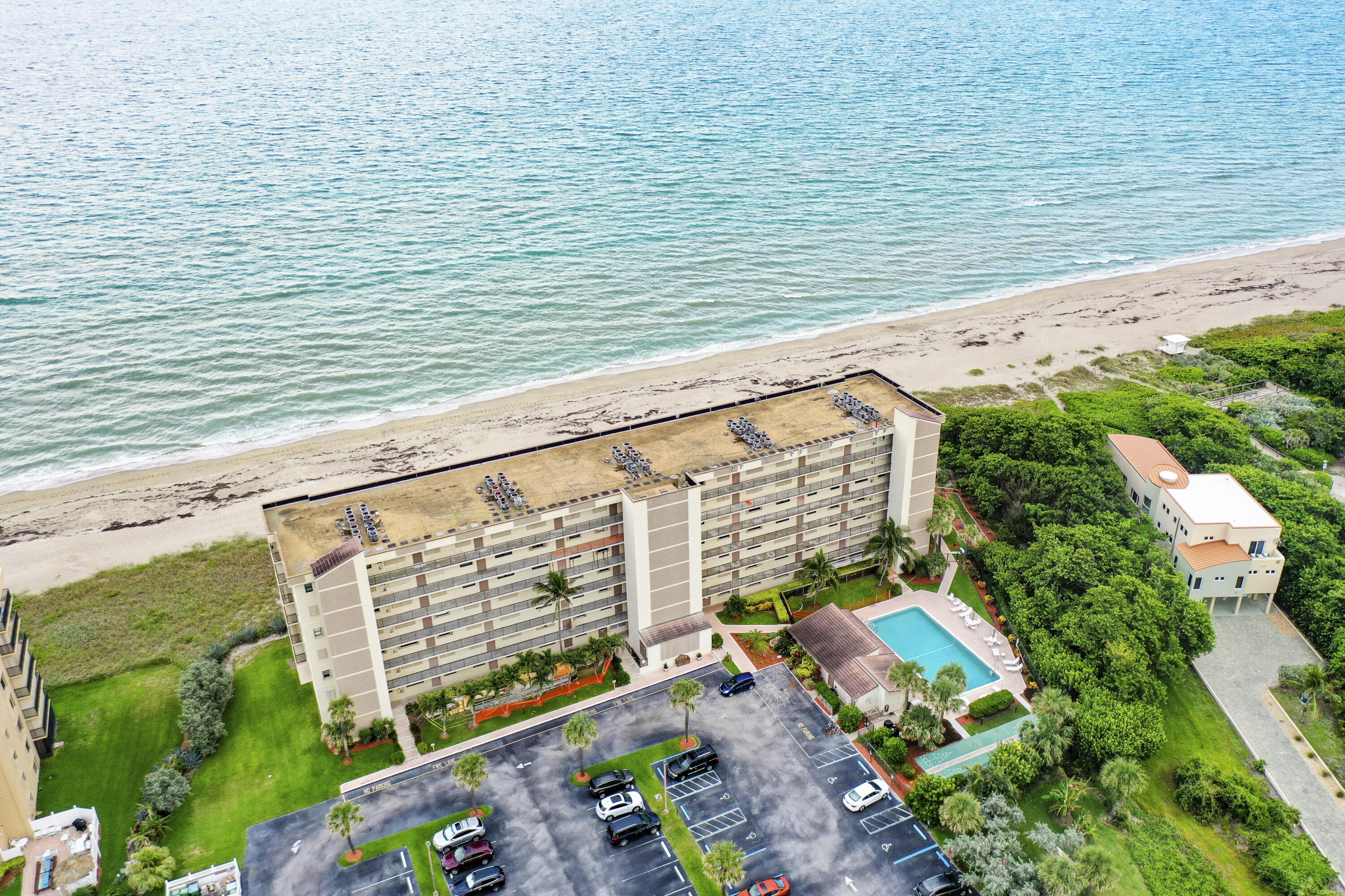 10310 S Ocean Drive 405 Property Photo 2