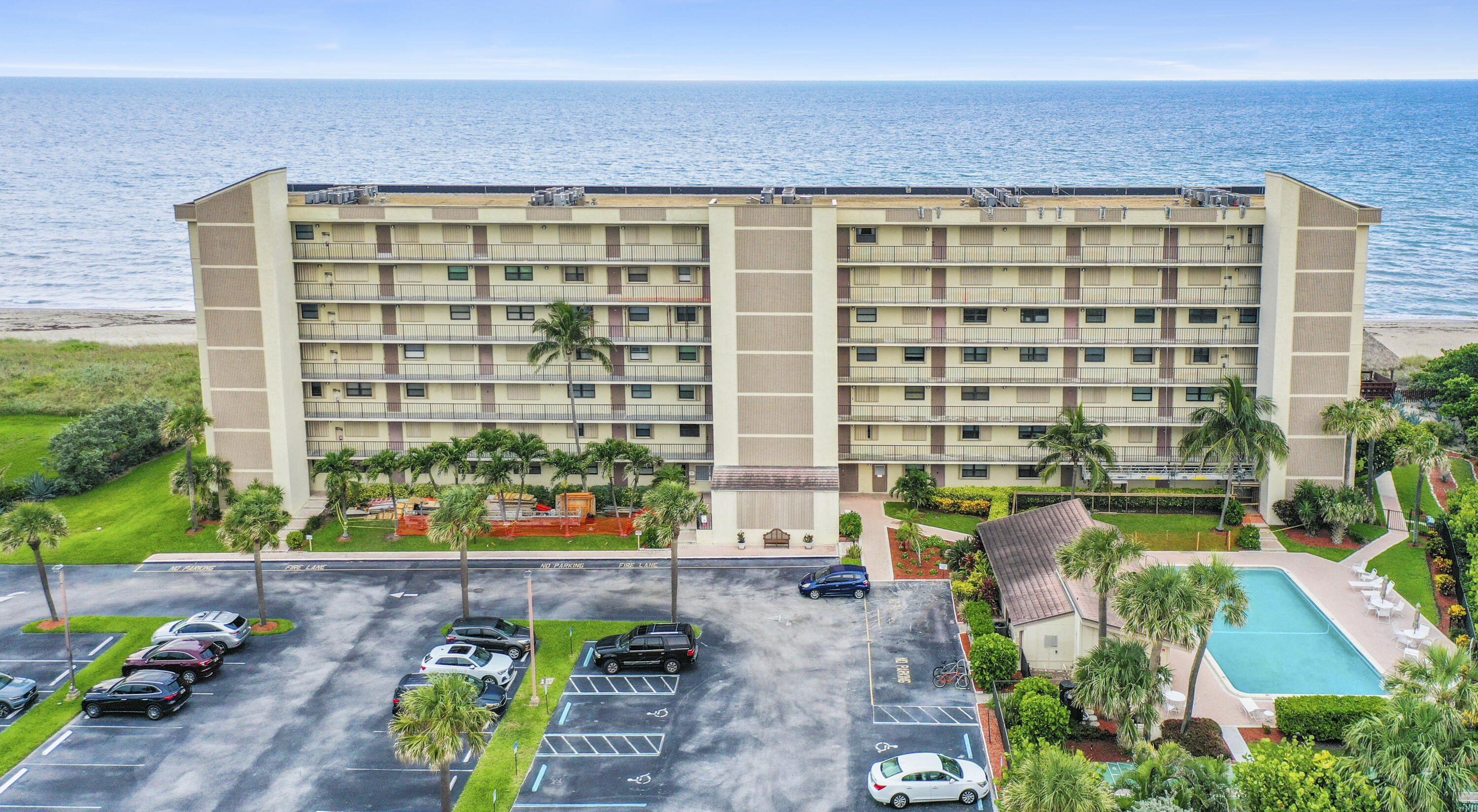 10310 S Ocean Drive 405 Property Photo 12