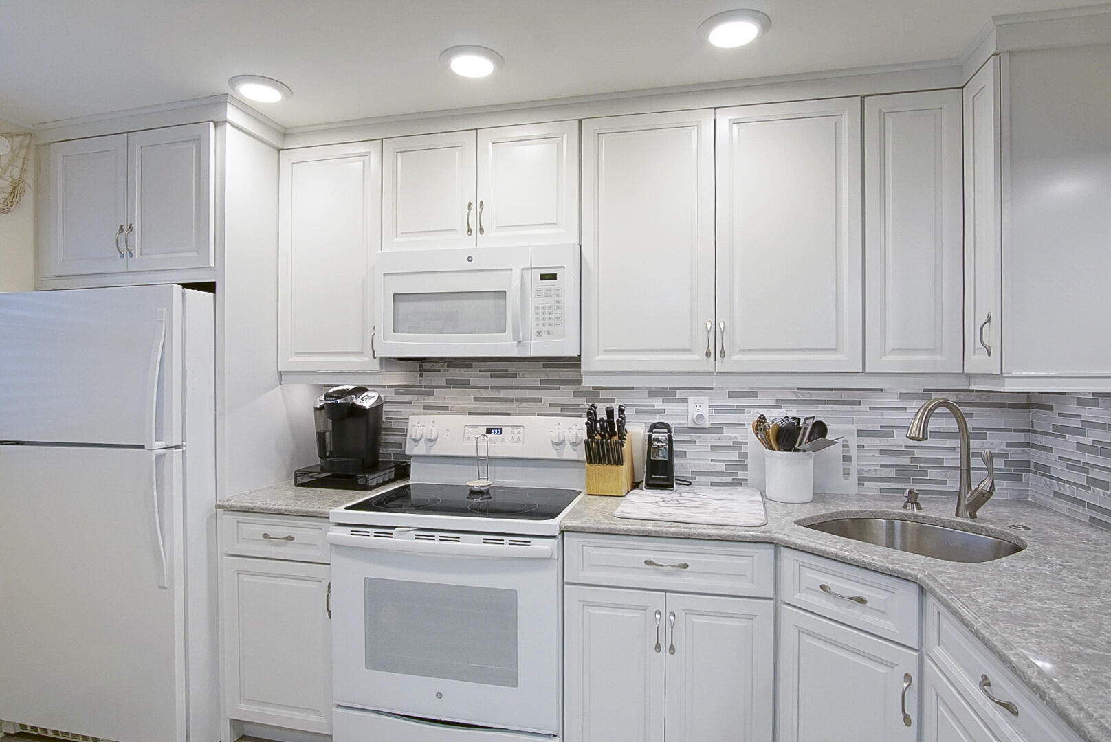 10310 S Ocean Drive 405 Property Photo 15