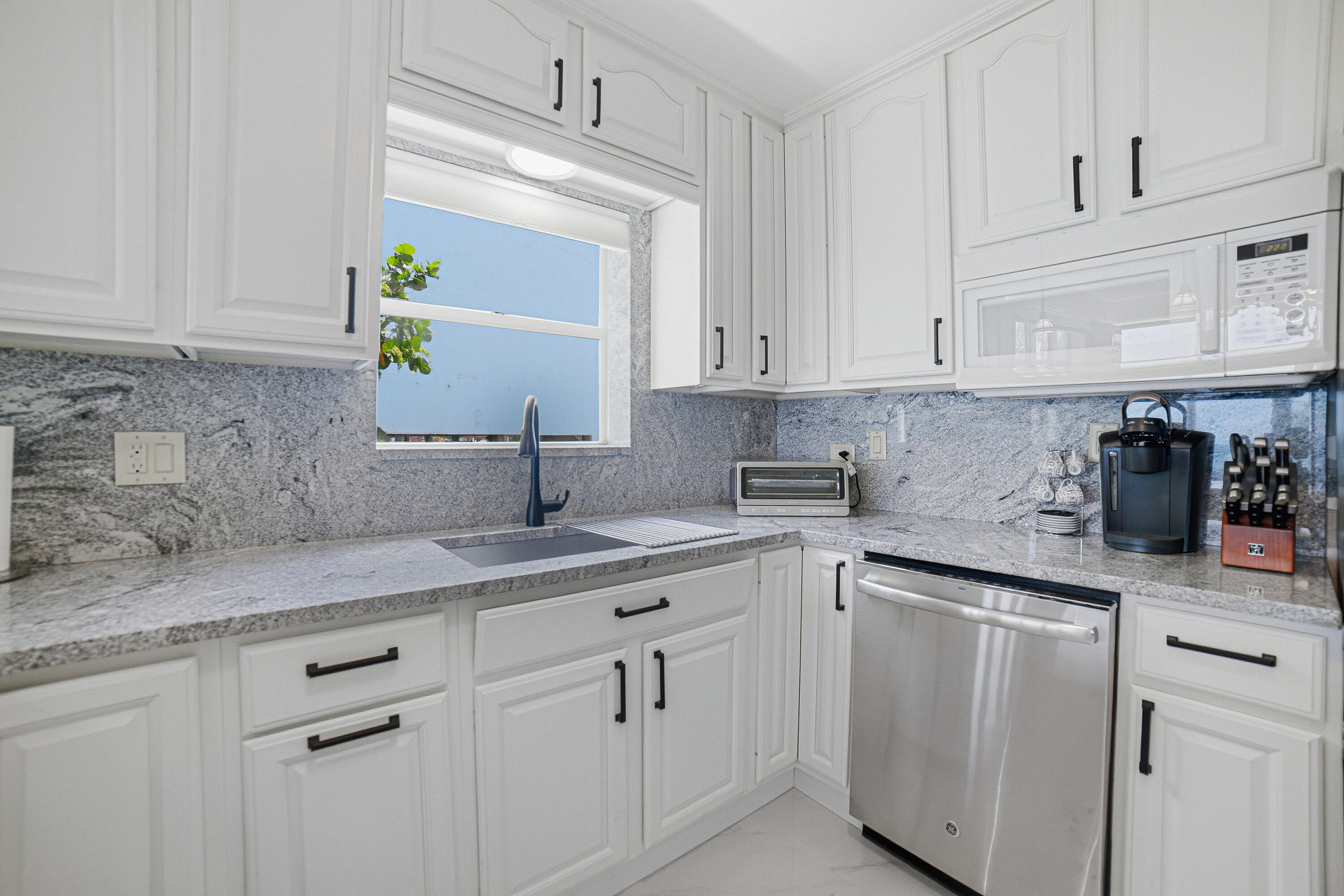 8 Briny Avenue 206 Property Photo 6