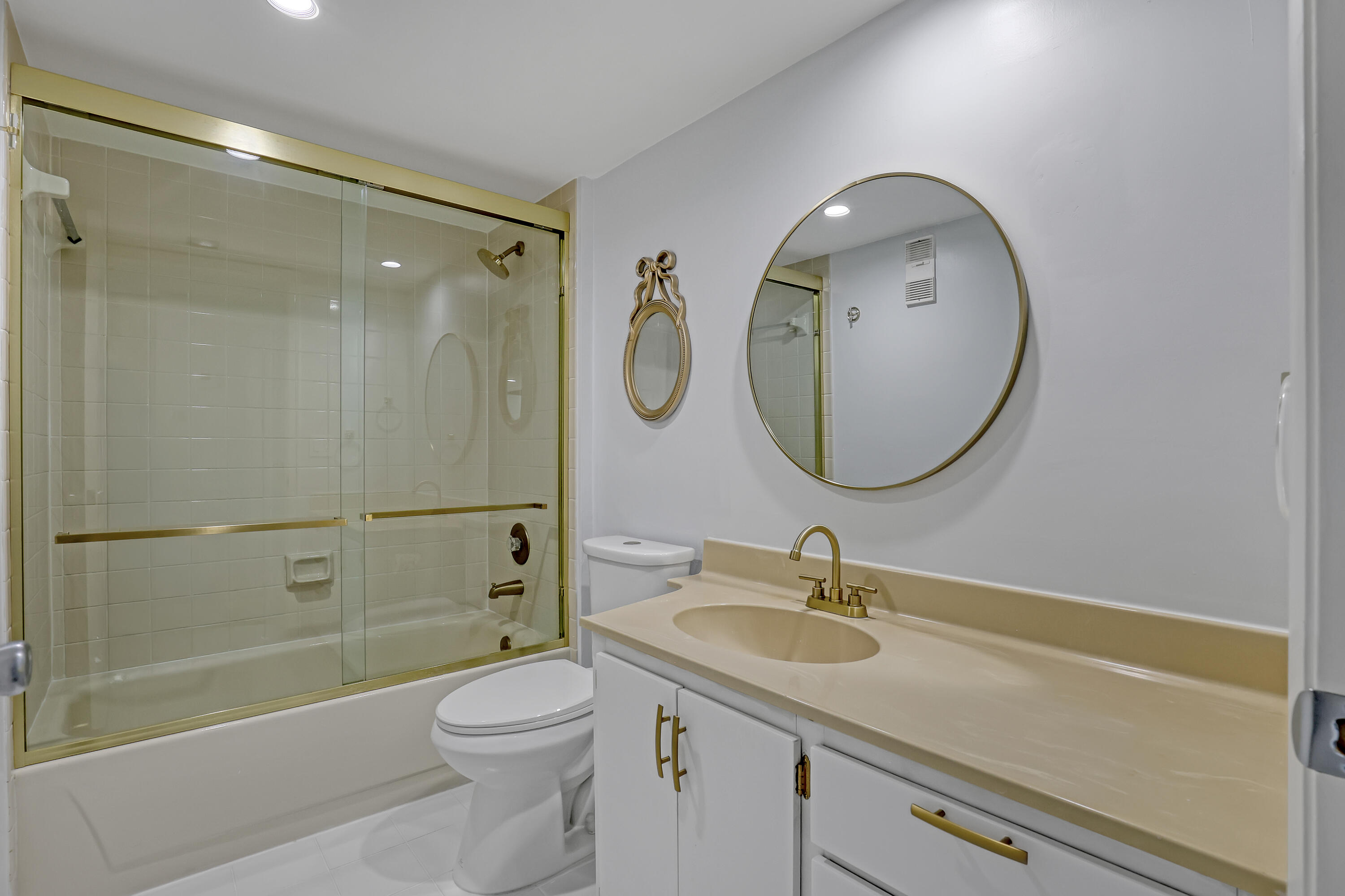 3650 Whitehall Drive 201 Property Photo 26