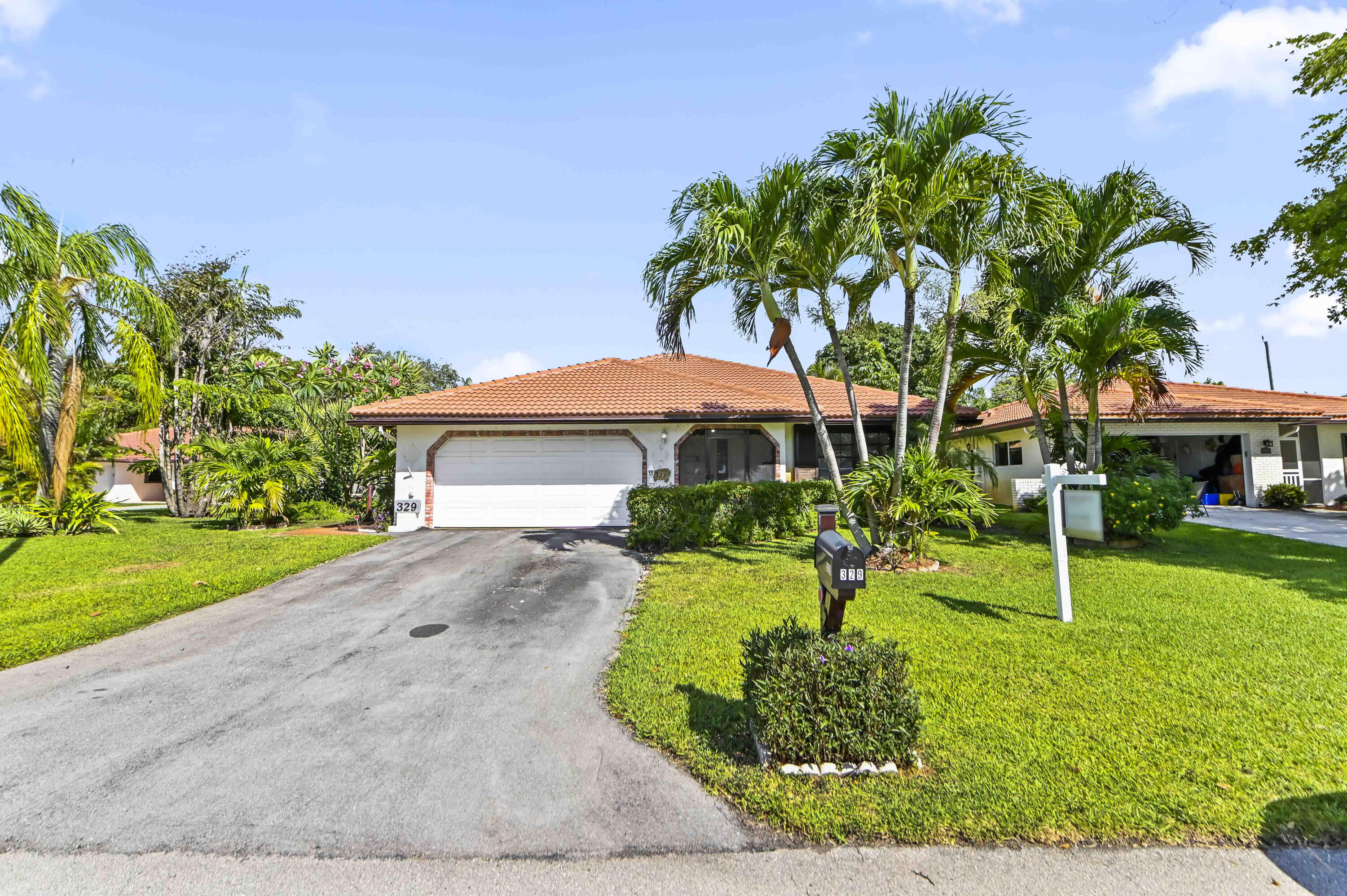 329 Knob Hill Boulevard Property Photo 1