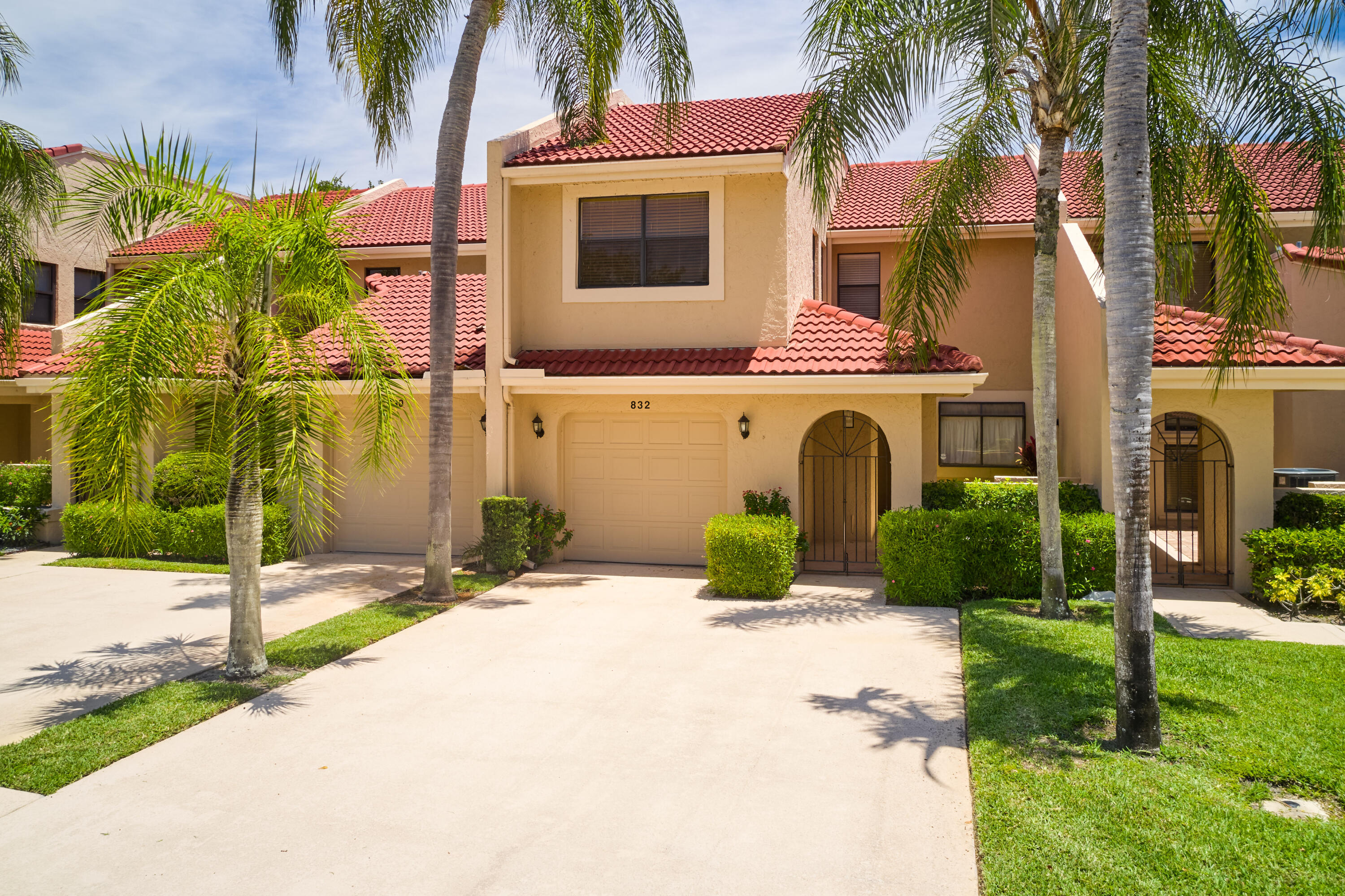 832 Windermere Way Property Photo 4