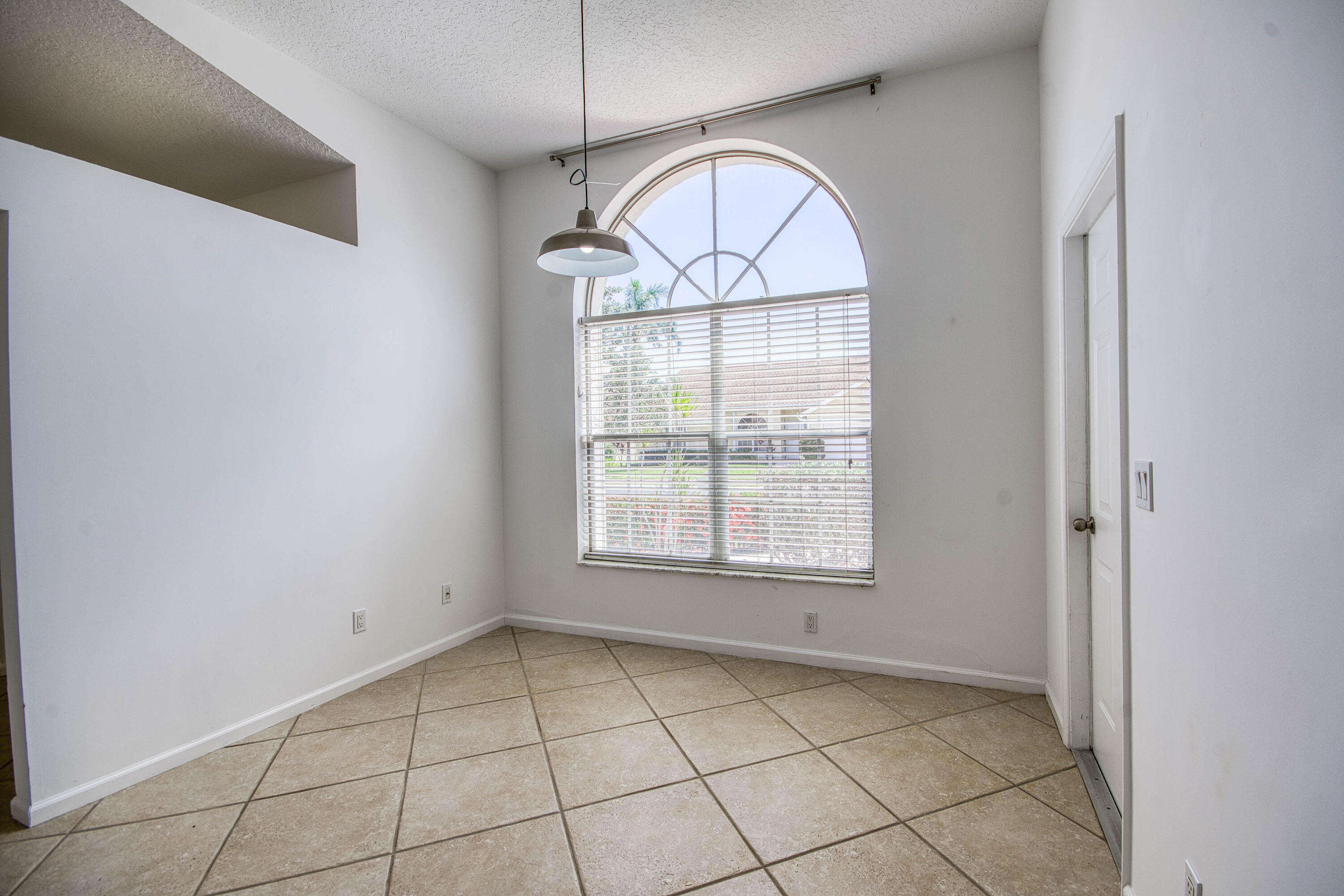 252 Moccasin Trail W Property Photo 15