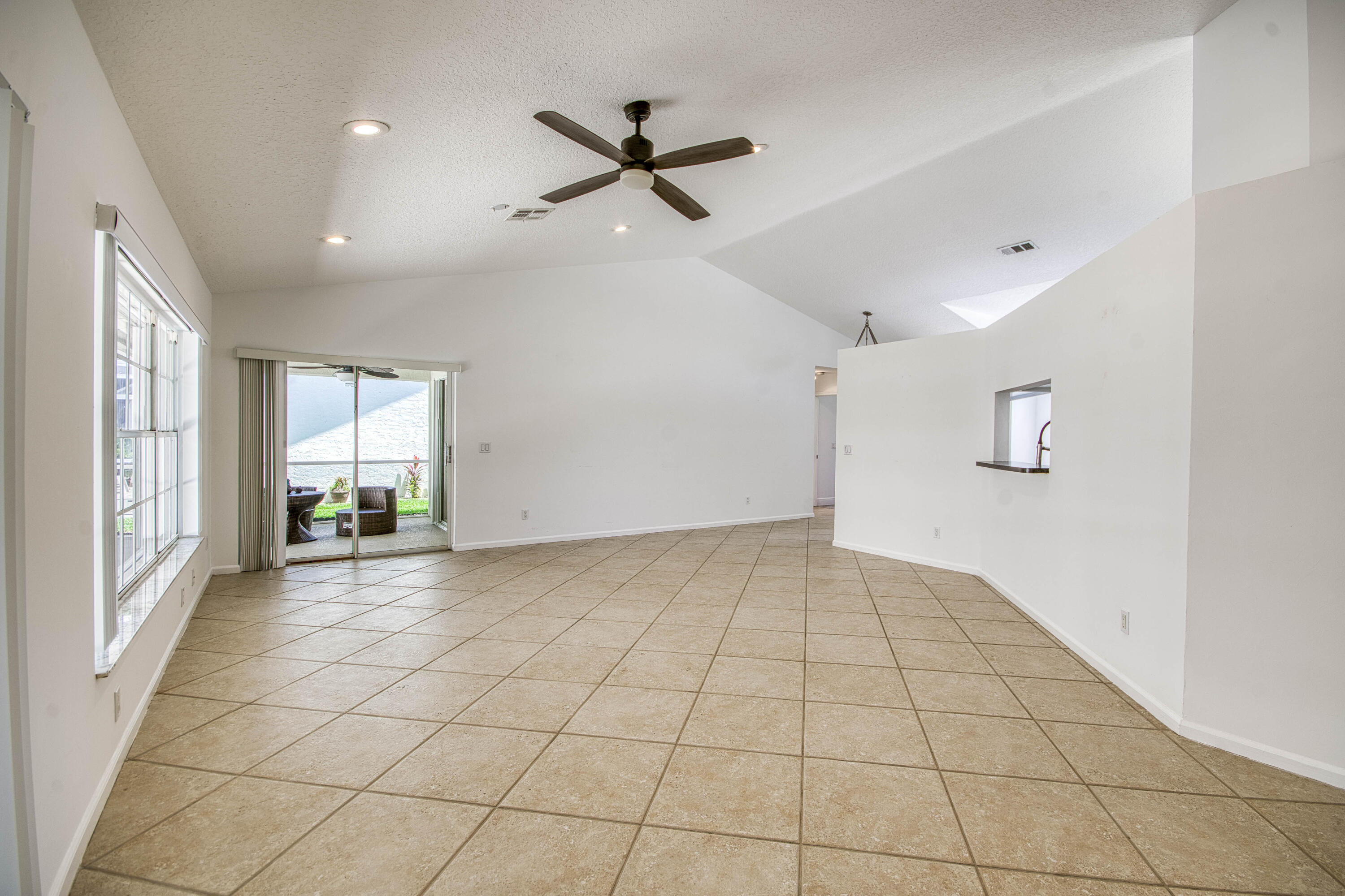 252 Moccasin Trail W Property Photo 19