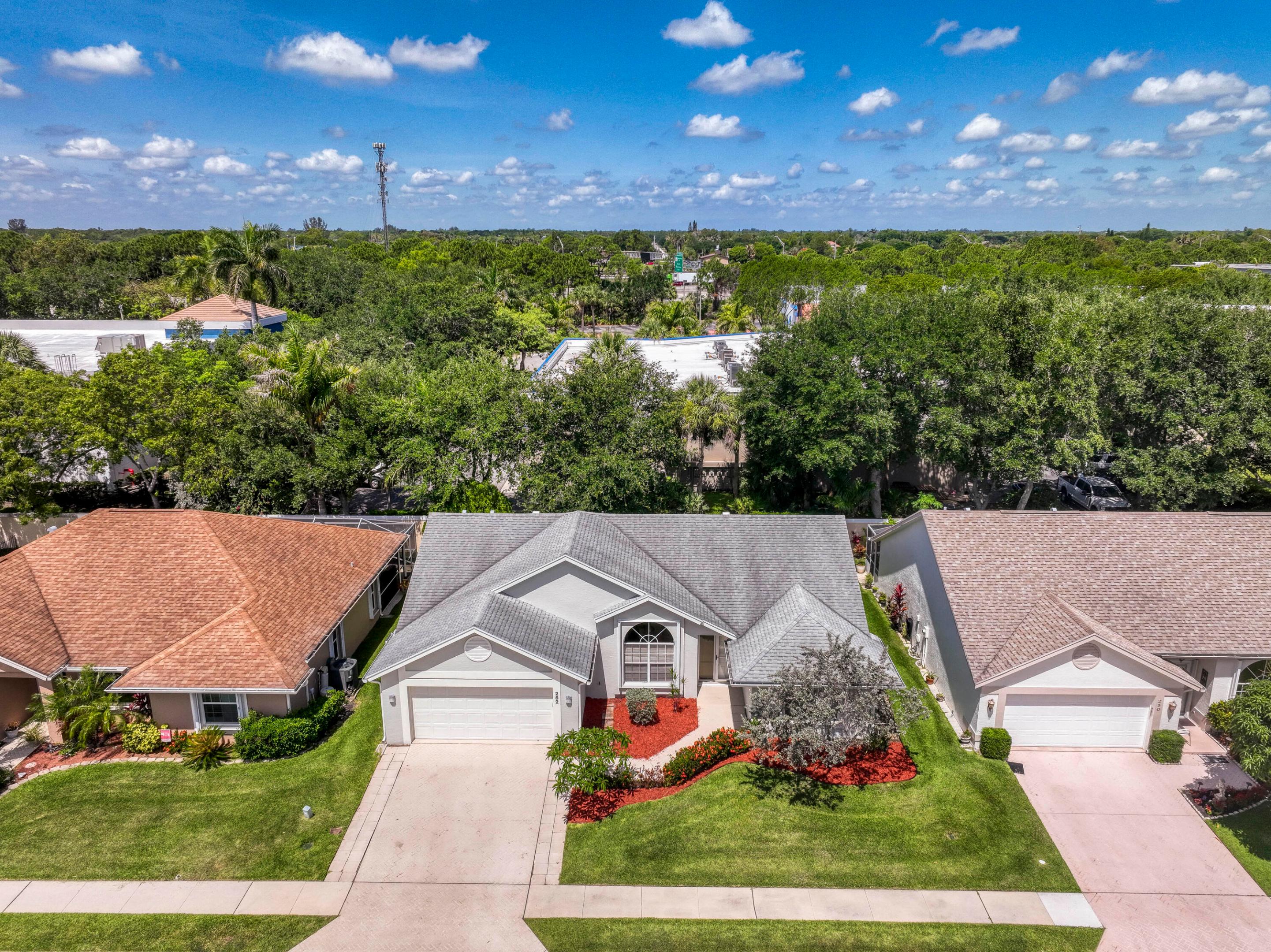 252 Moccasin Trail W Property Photo 28