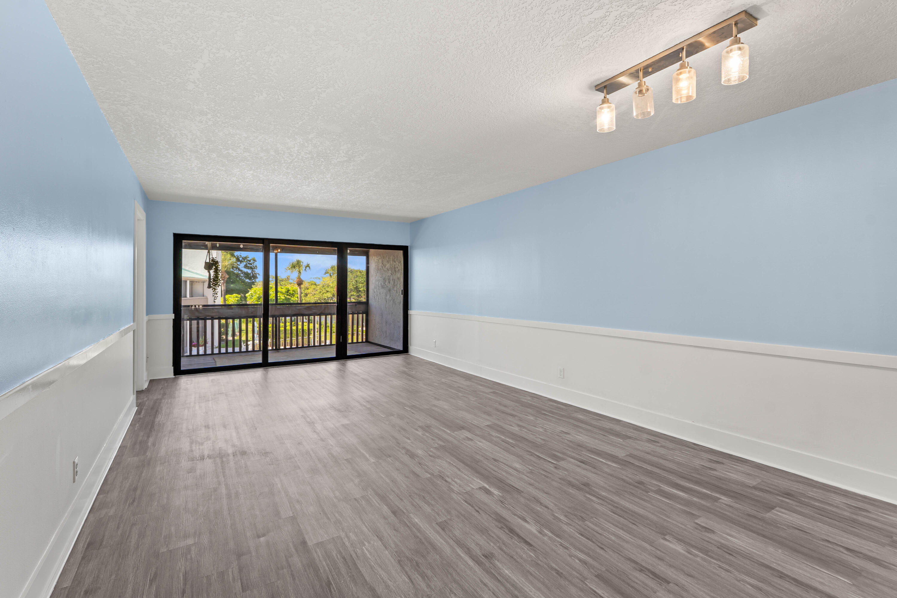 412 Southwind Drive B2 Property Photo 18