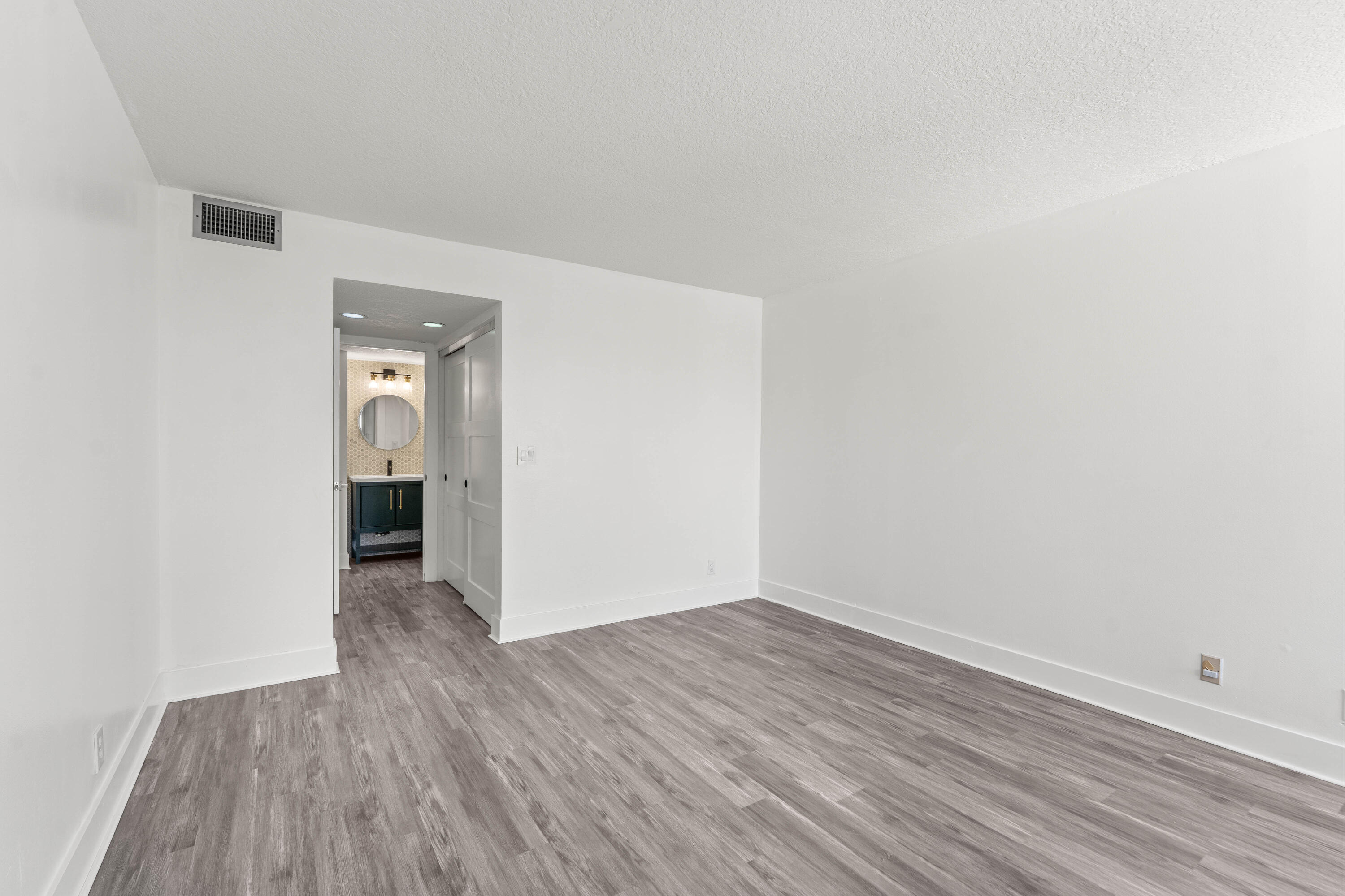 412 Southwind Drive B2 Property Photo 26