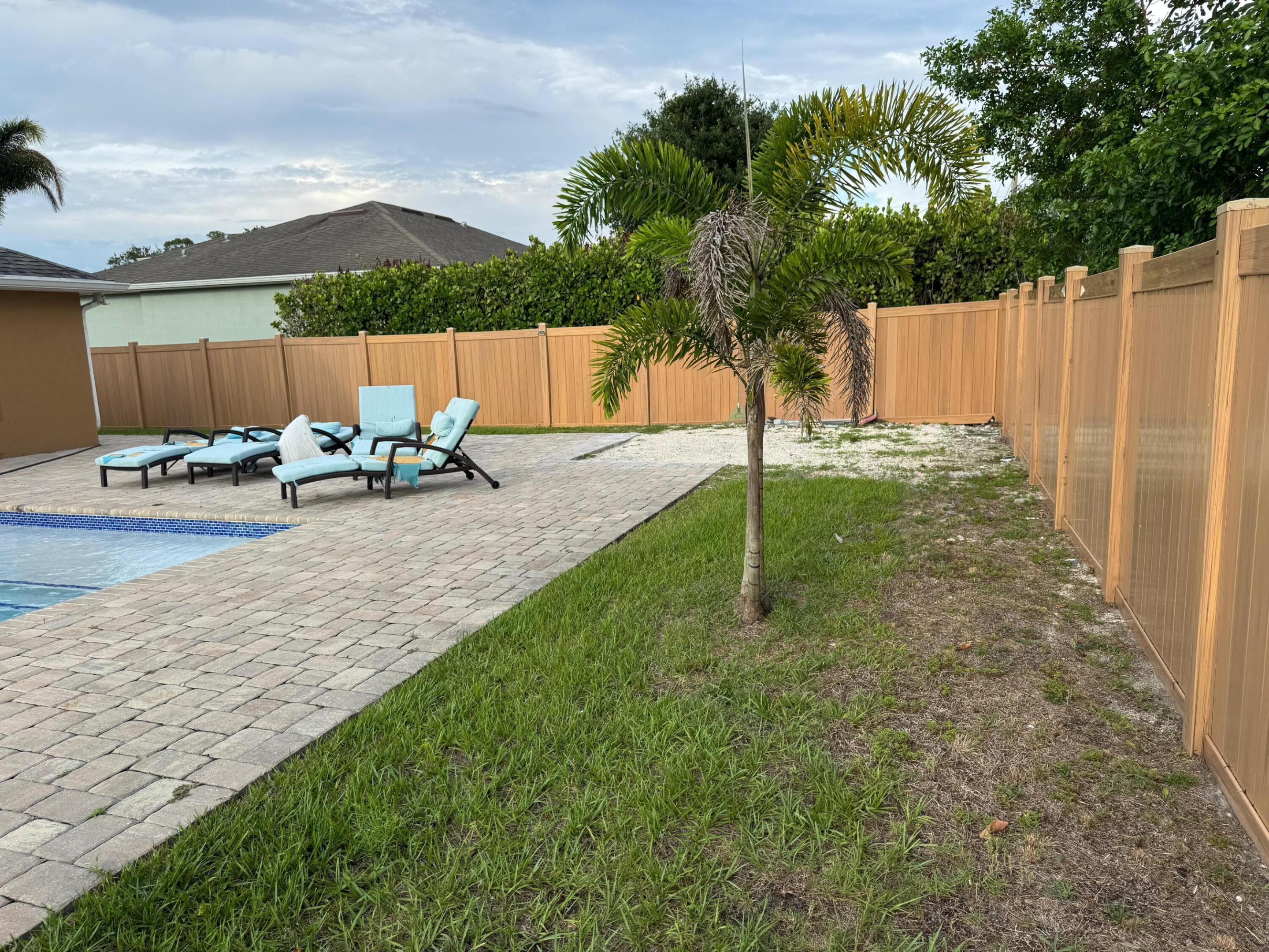 170 Sw Pilsner Circle Property Photo 4