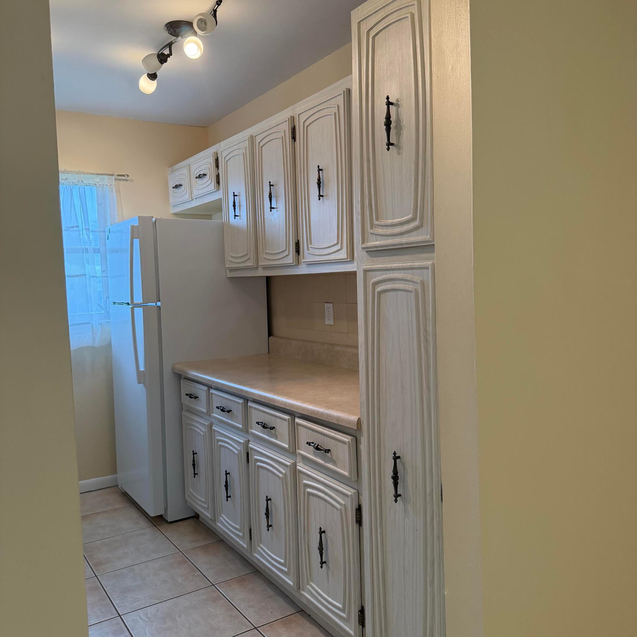 707 High Point Boulevard N Unit C Property Photo 7