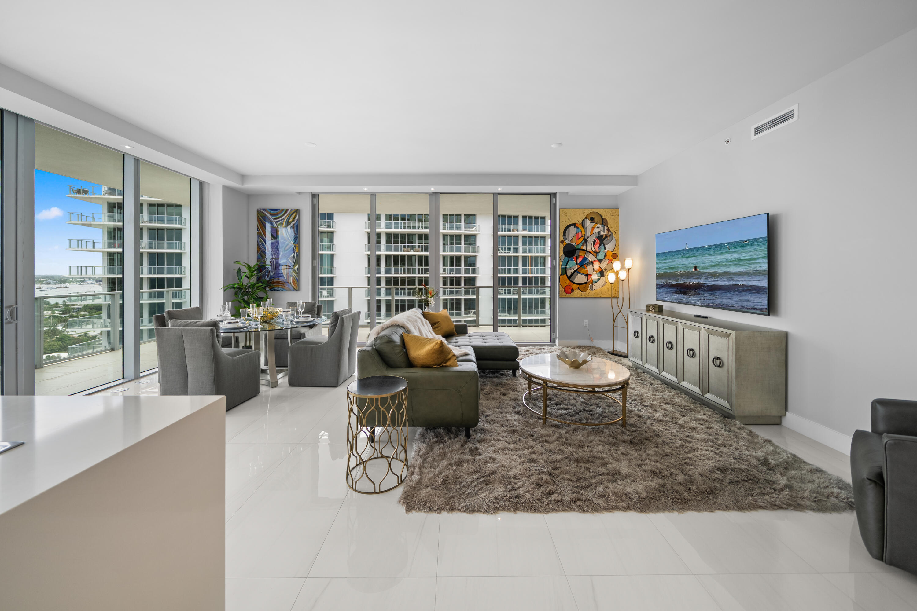 3100 N Ocean Drive H-1608 Property Photo 8