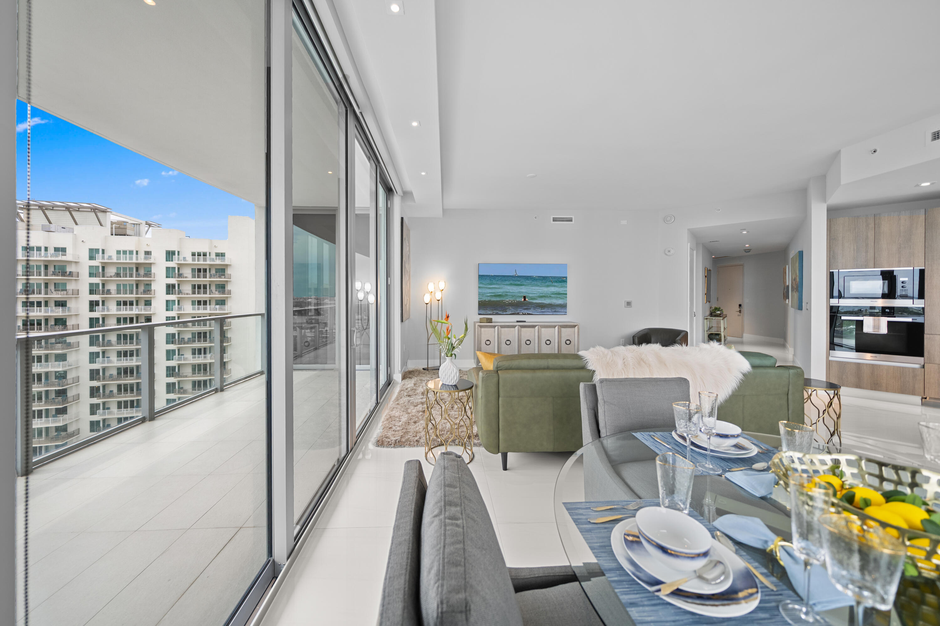 3100 N Ocean Drive H-1608 Property Photo 15