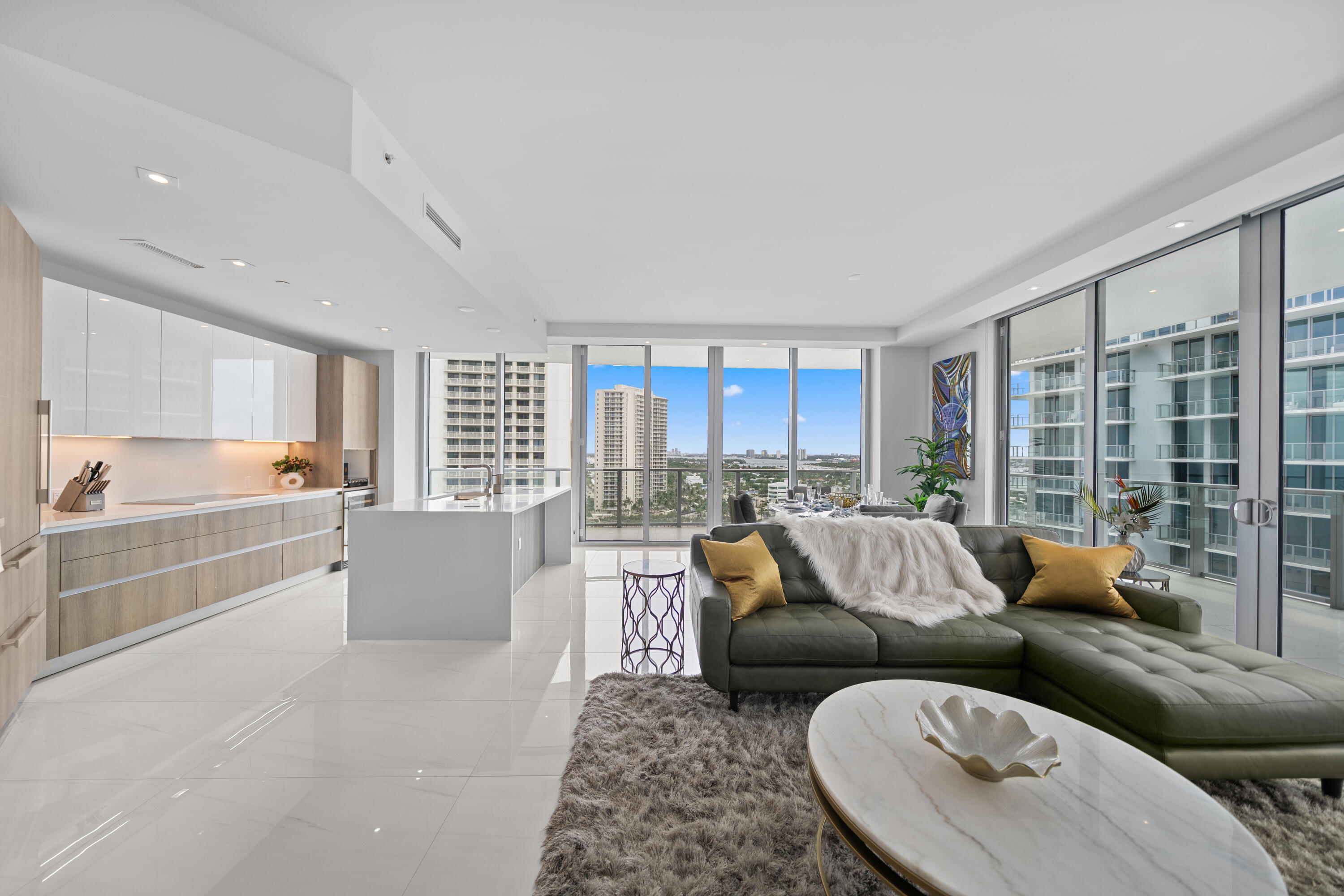 3100 N Ocean Drive H-1608 Property Photo 17