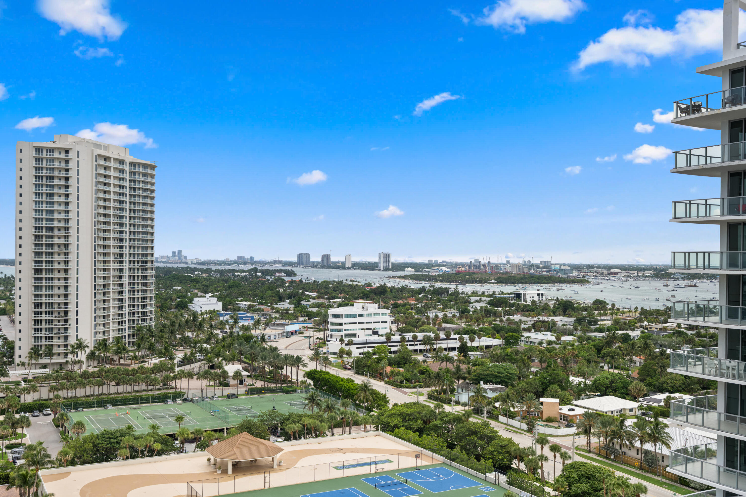 3100 N Ocean Drive H-1608 Property Photo 27