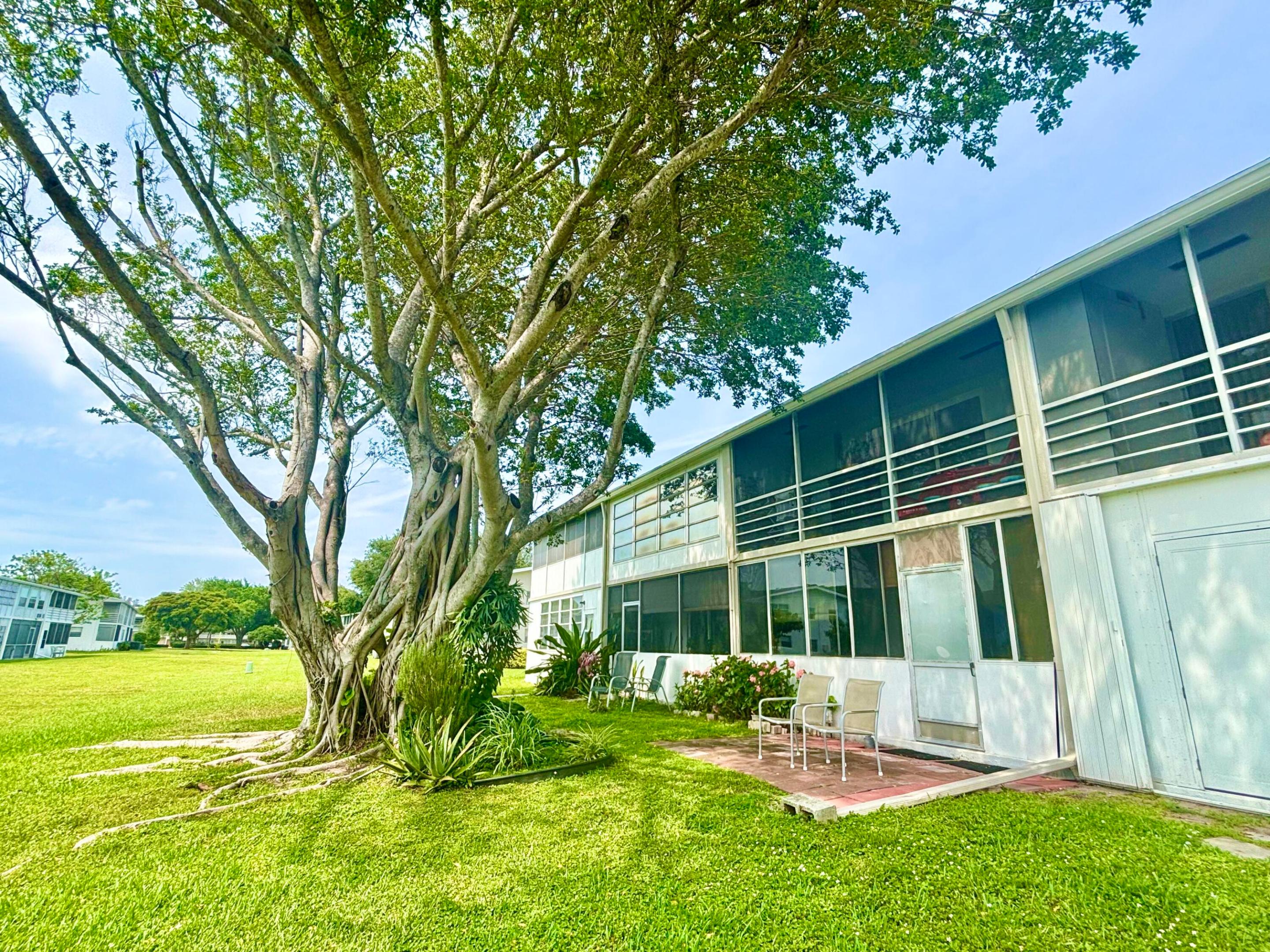 203 Farnham I Property Photo 3
