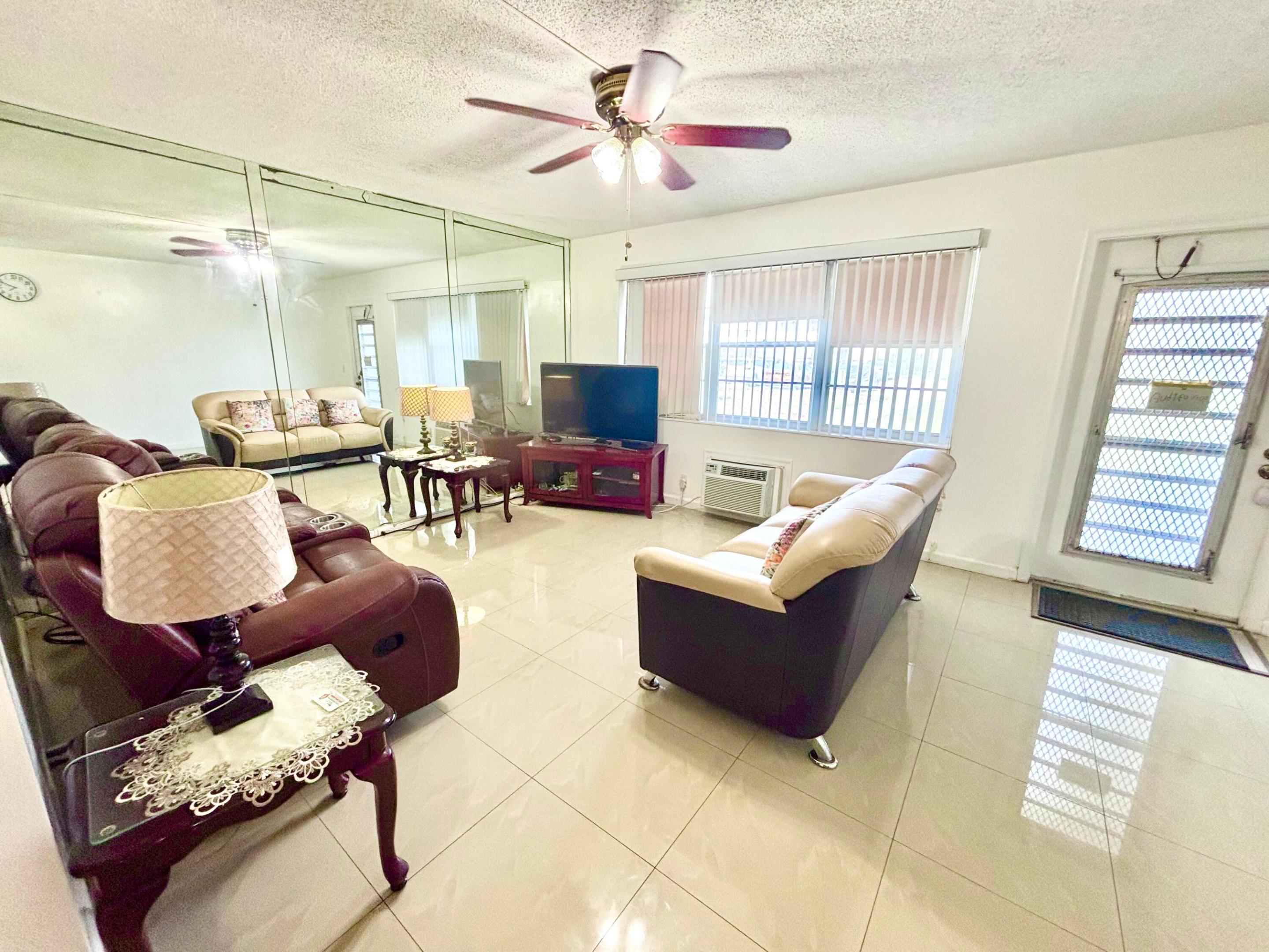 203 Farnham I Property Photo 6