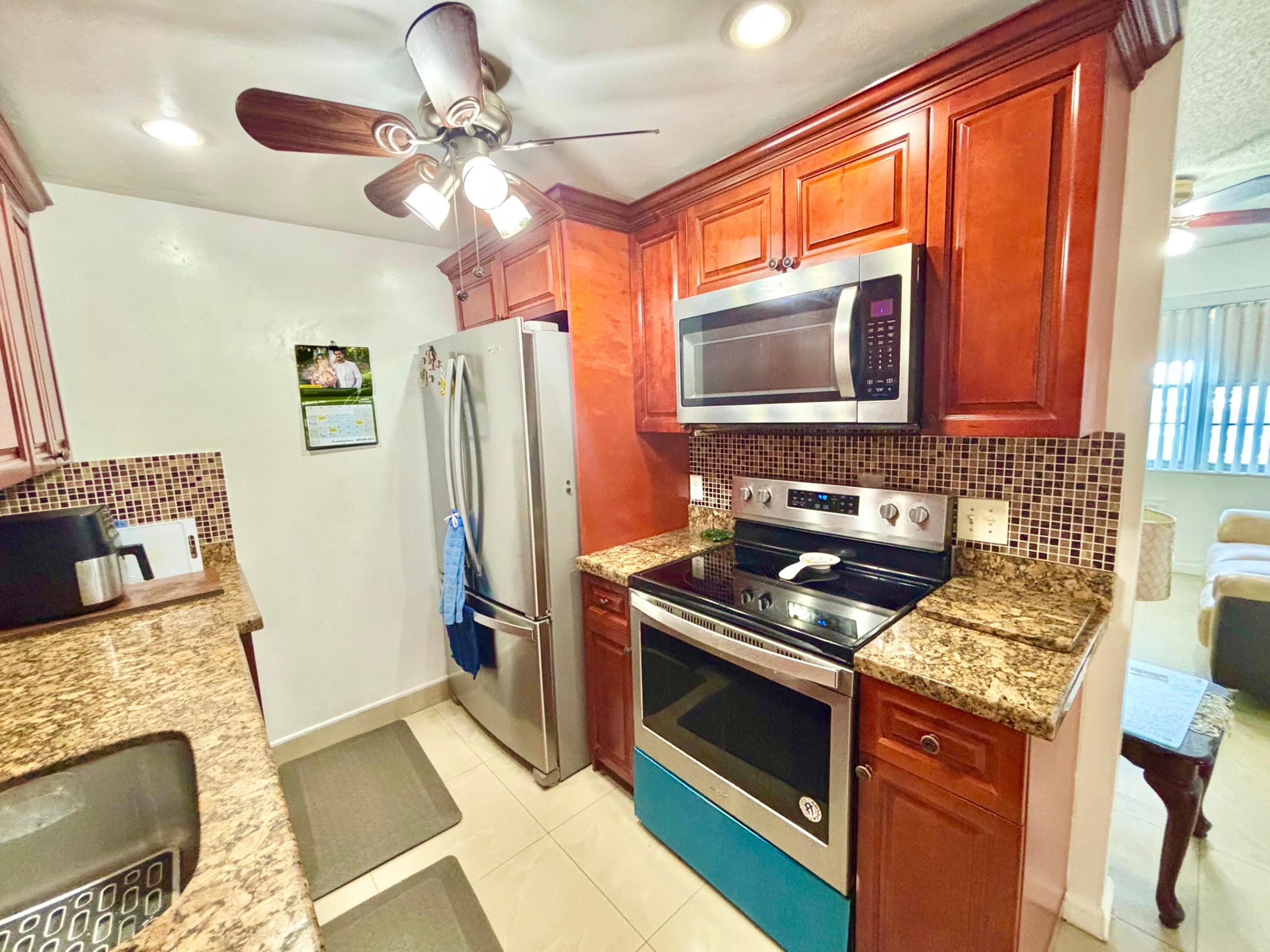 203 Farnham I Property Photo 10