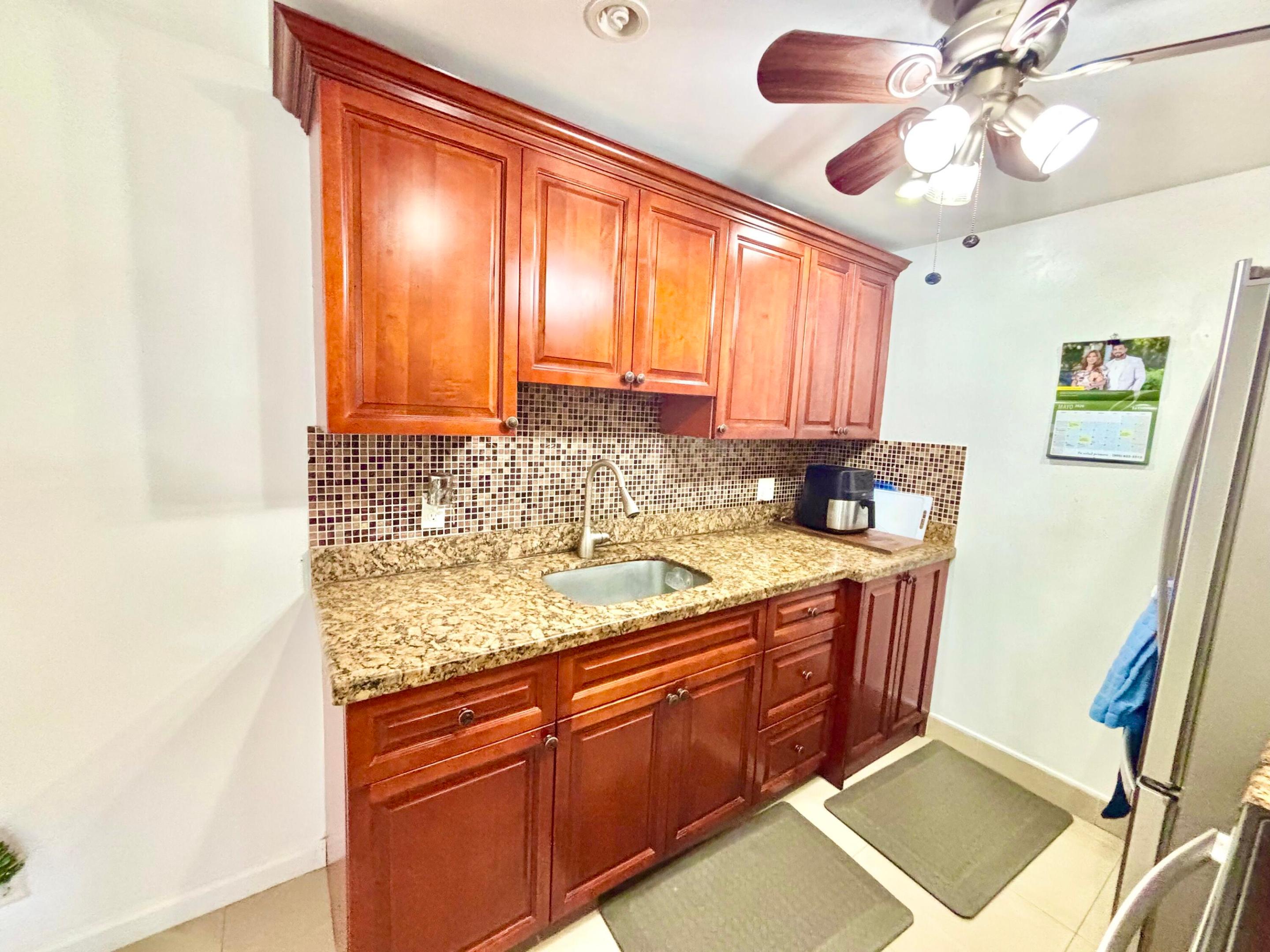 203 Farnham I Property Photo 11
