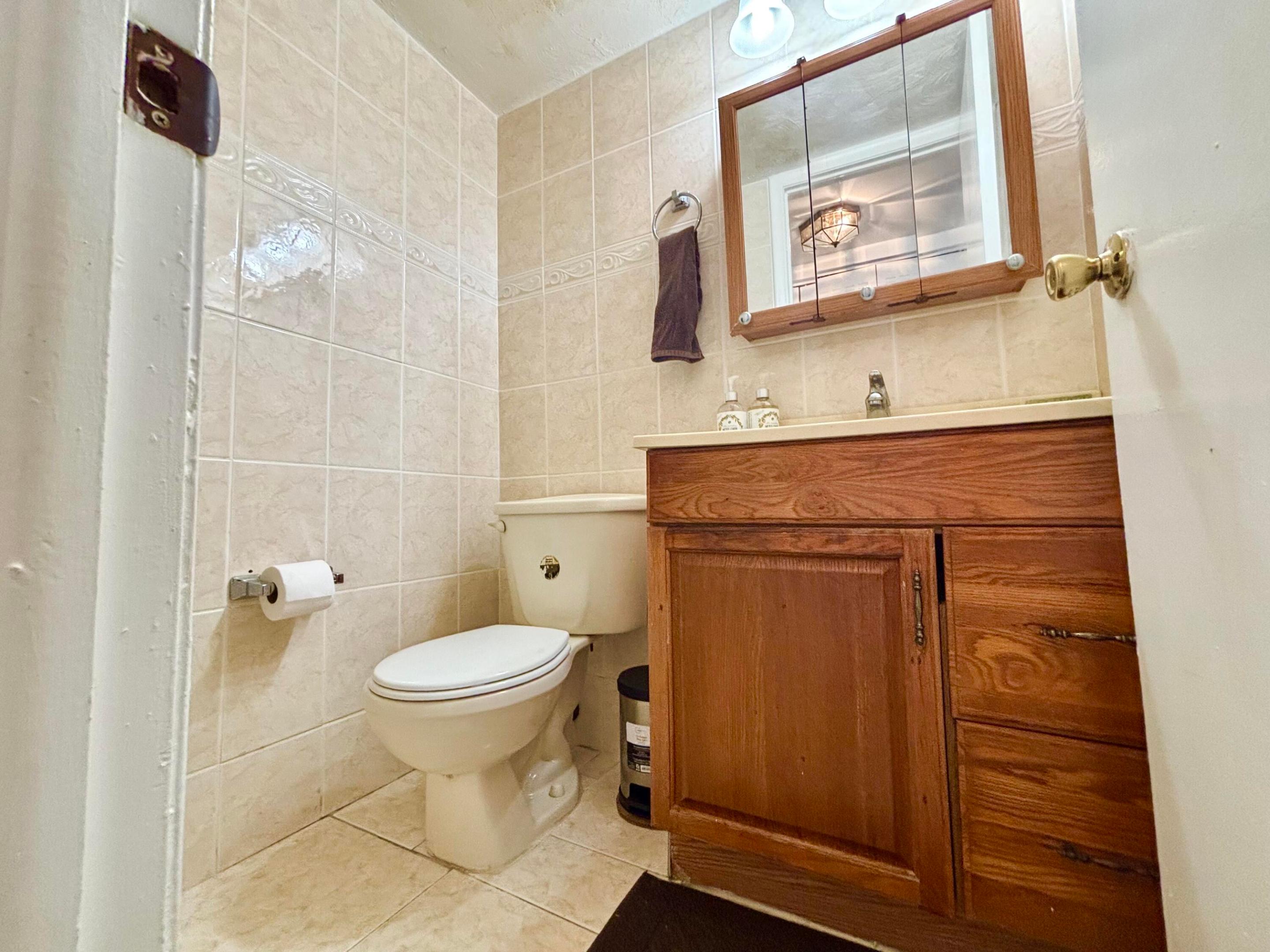 203 Farnham I Property Photo 15