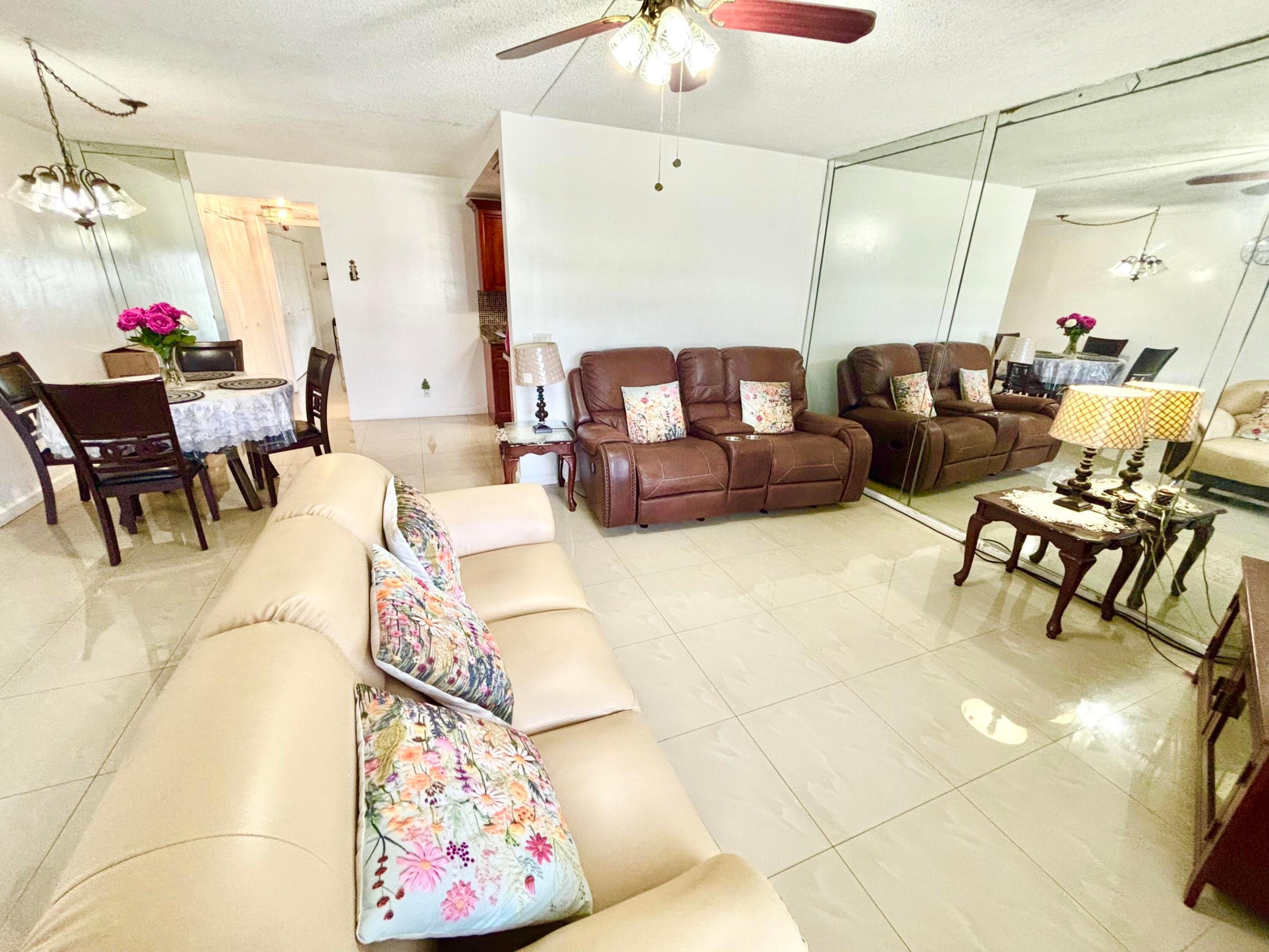 203 Farnham I Property Photo 17