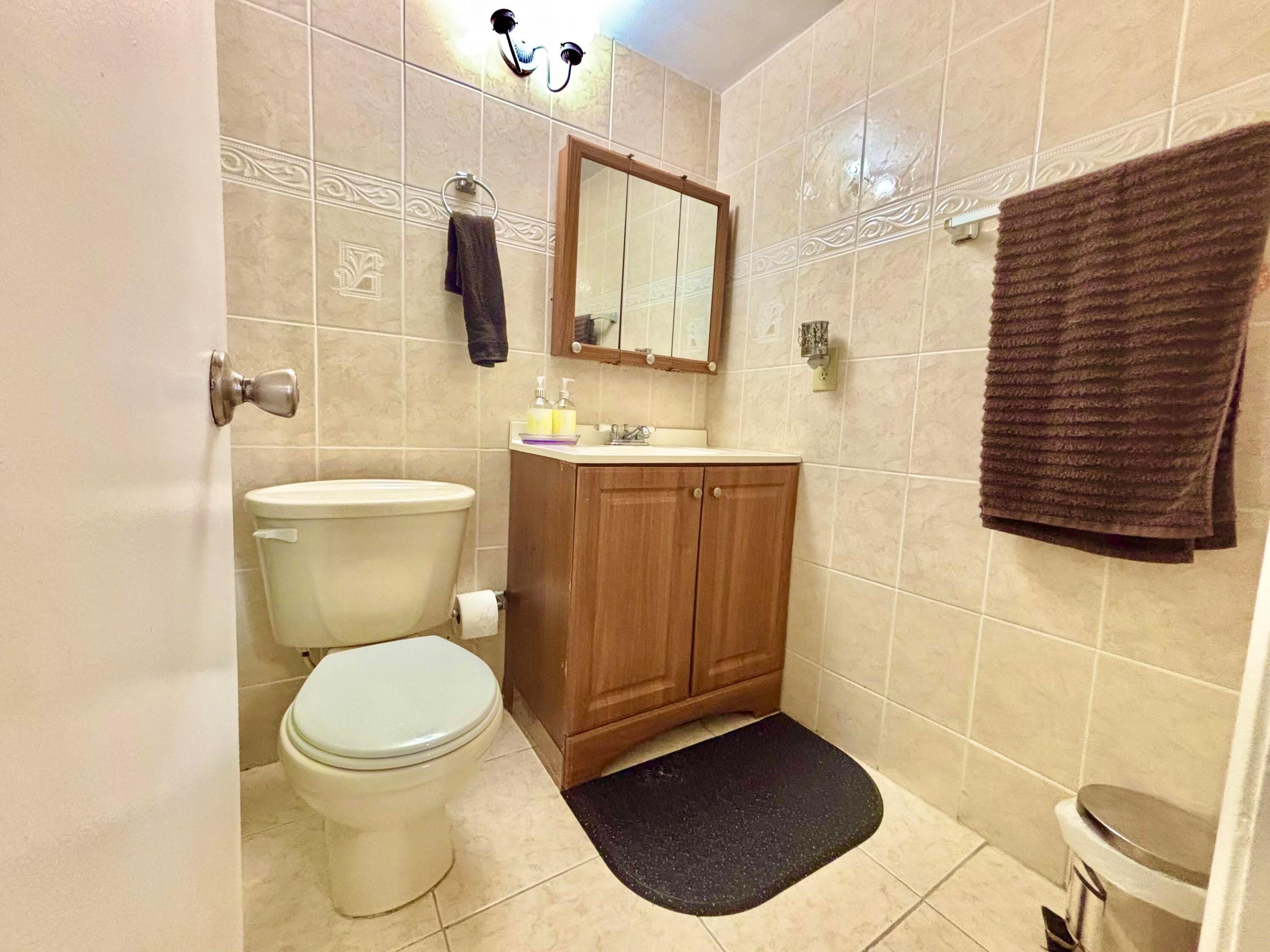 203 Farnham I Property Photo 19
