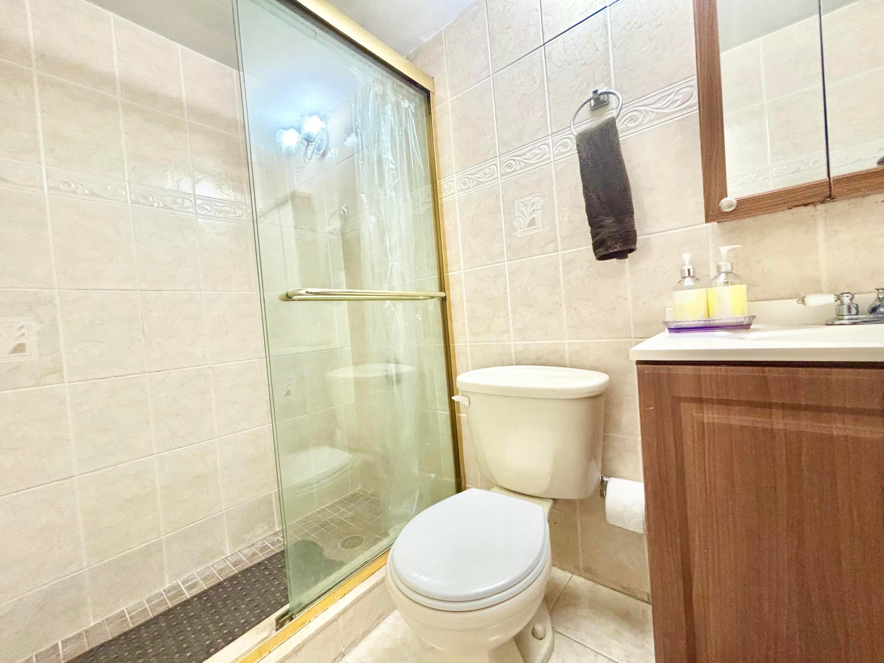 203 Farnham I Property Photo 23