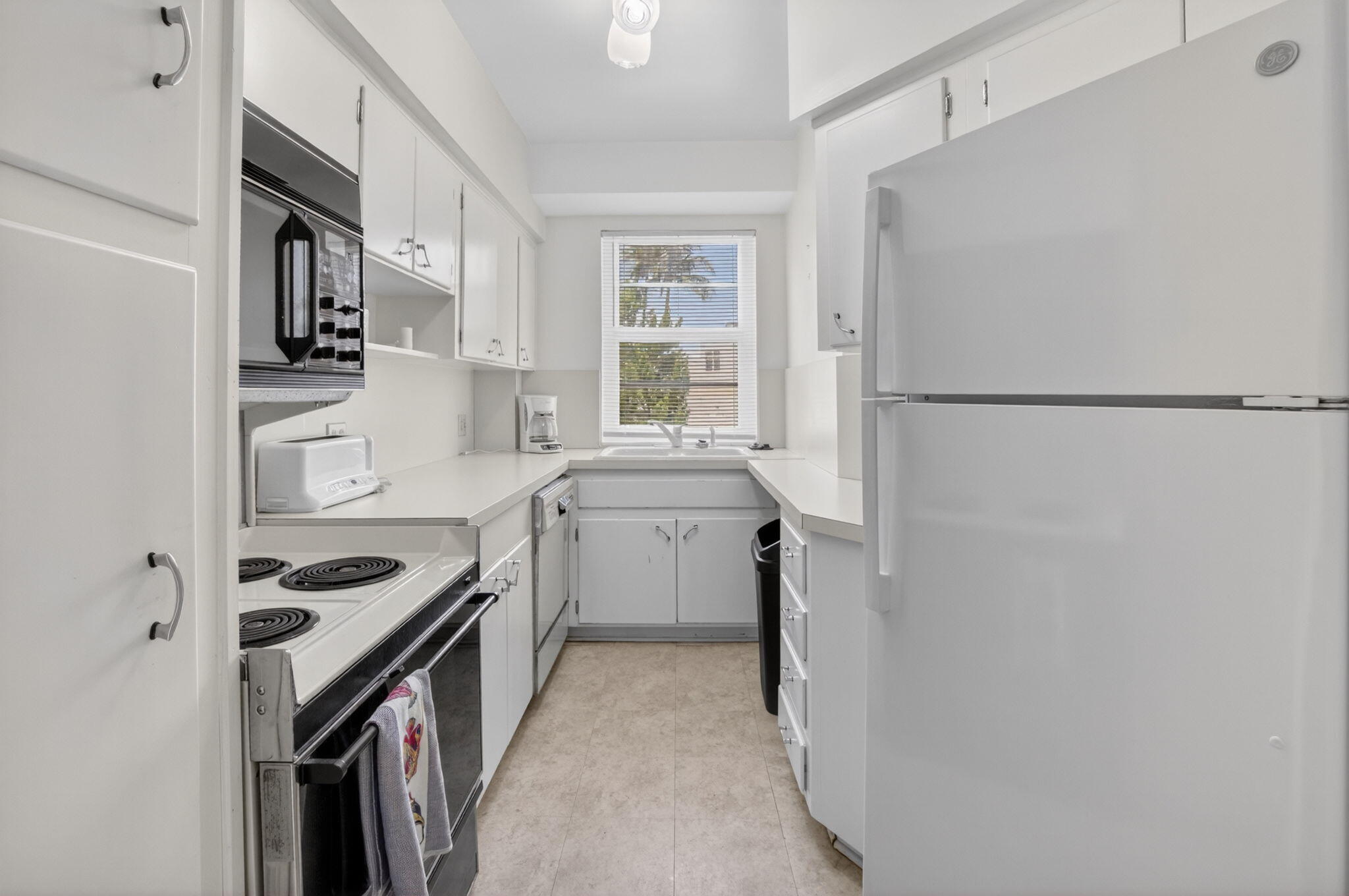 100 N Ocean Boulevard 105 Property Photo 17