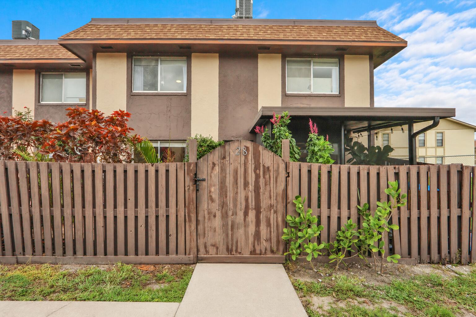 2116 Sherwood Forest Boulevard 28 Property Photo 1