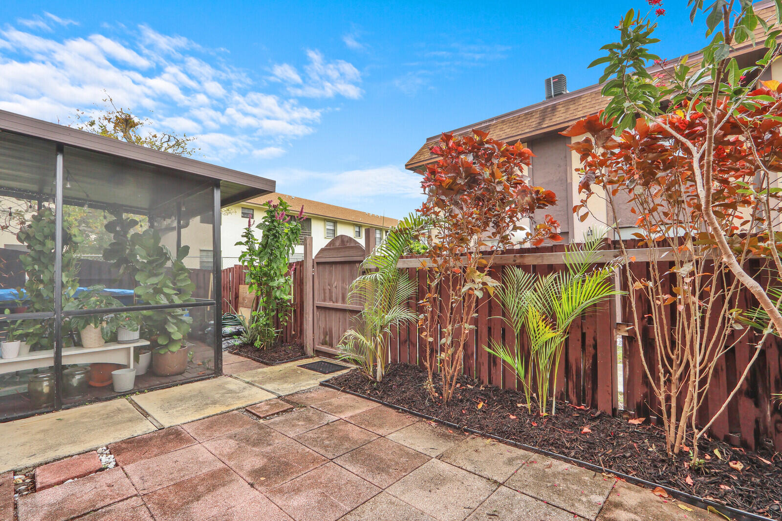 2116 Sherwood Forest Boulevard 28 Property Photo 6