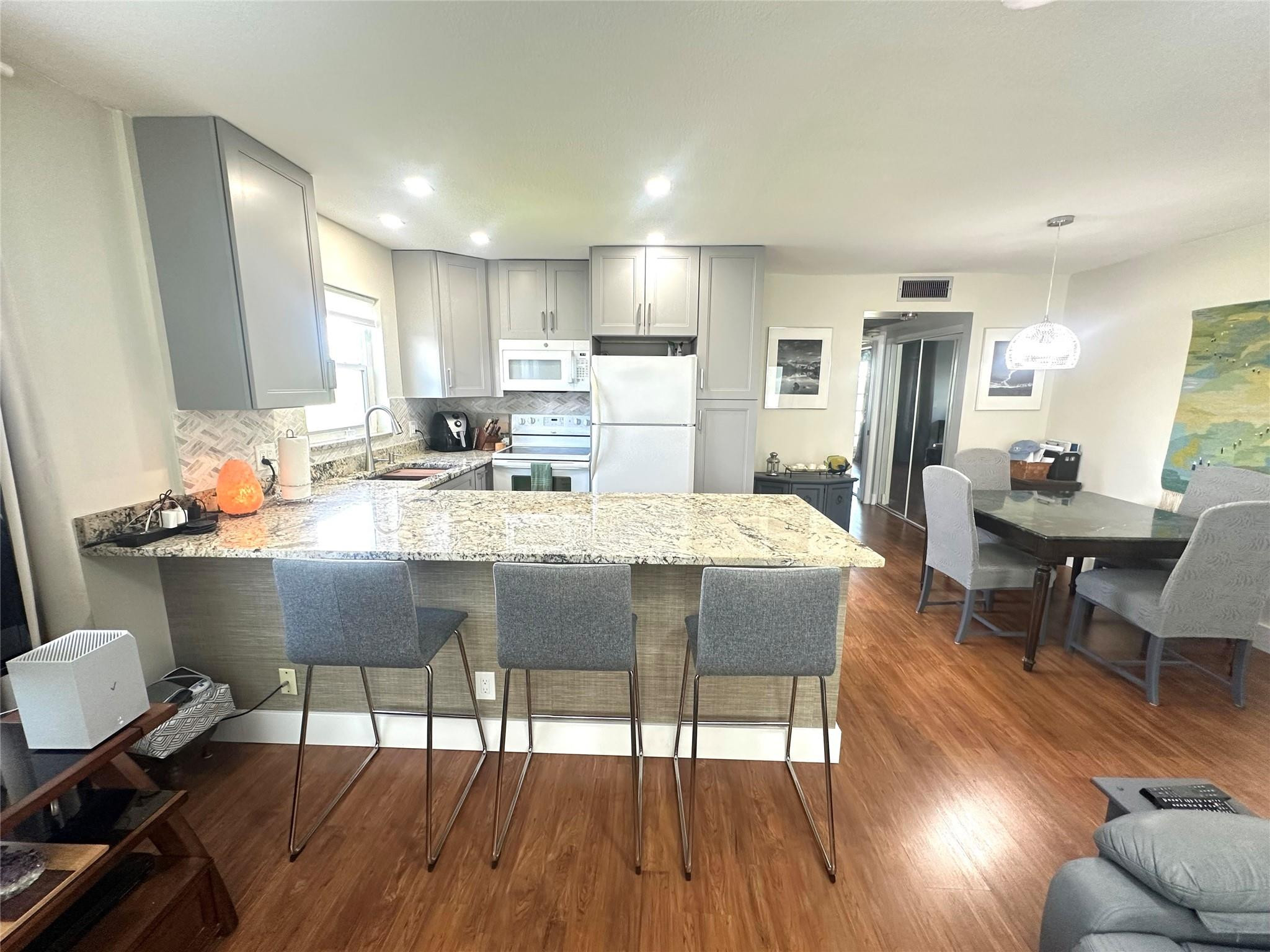 528 Tilford X Property Photo 1
