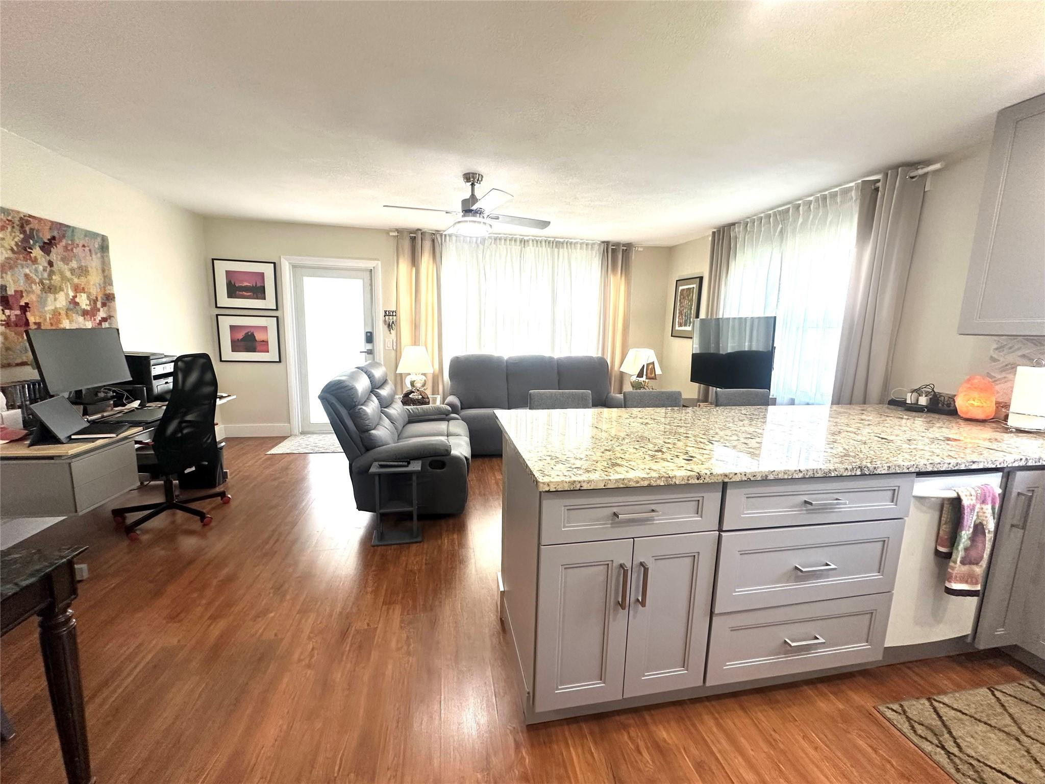 528 Tilford X Property Photo 3