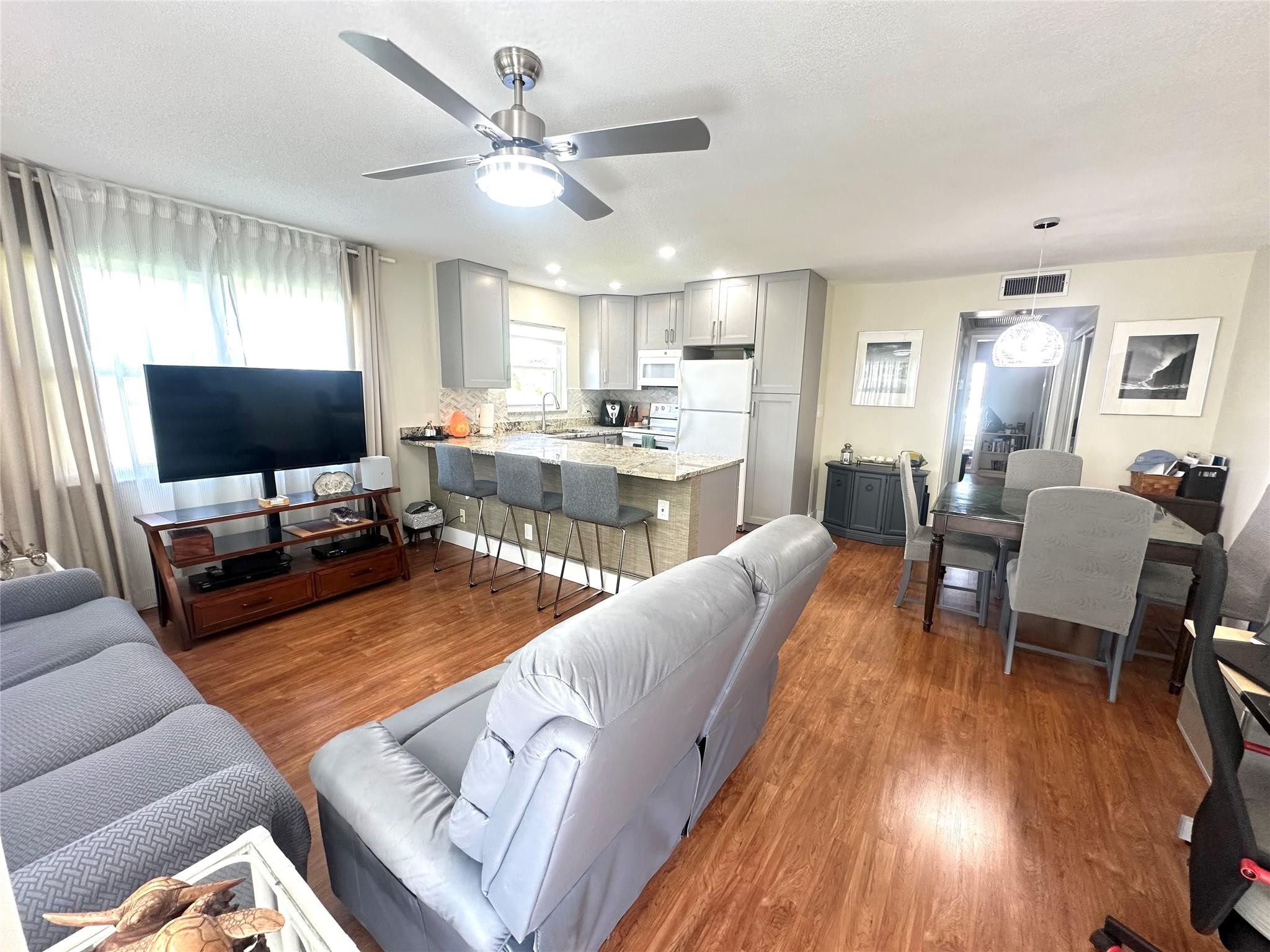 528 Tilford X Property Photo 5
