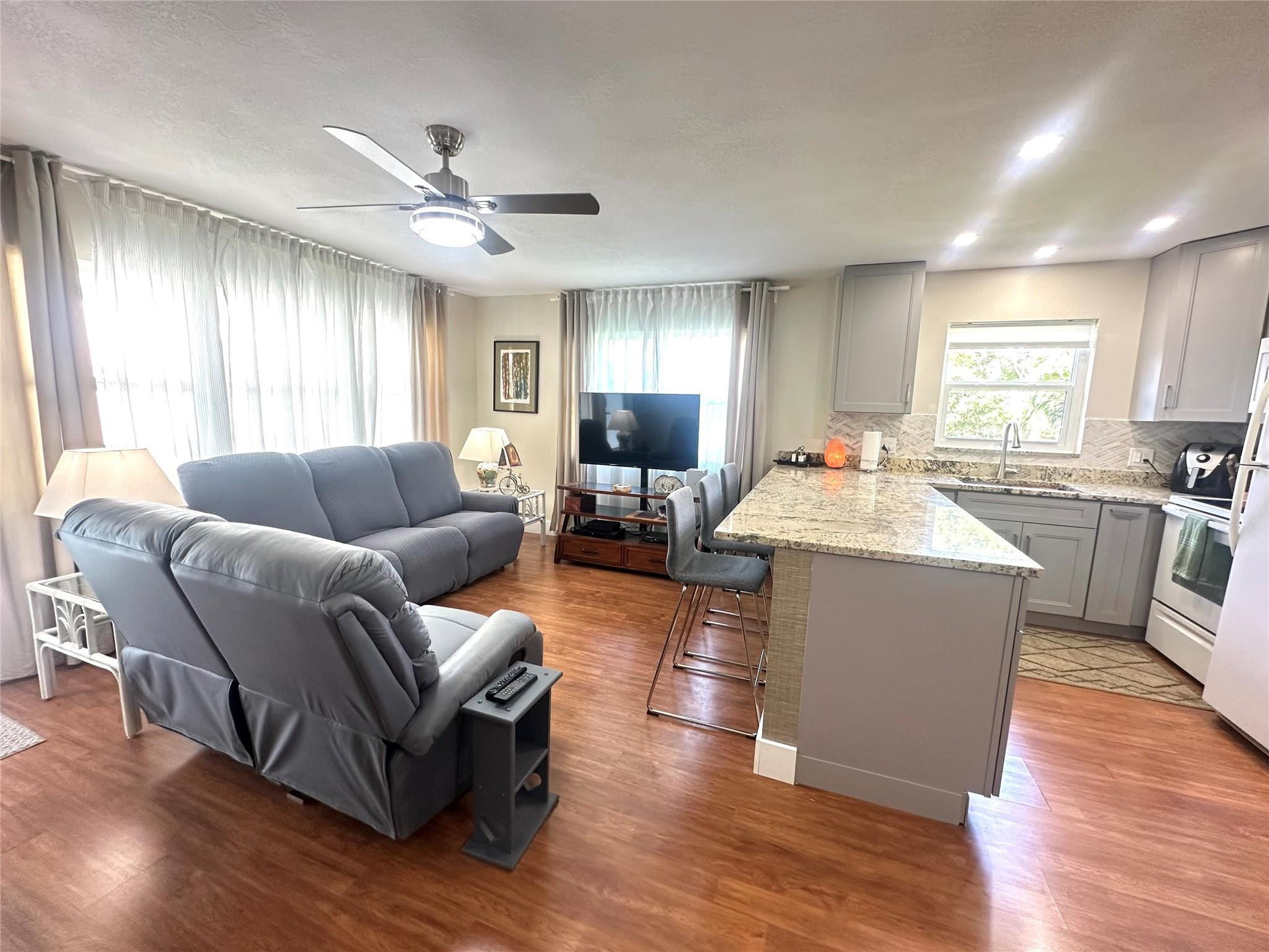 528 Tilford X Property Photo 6