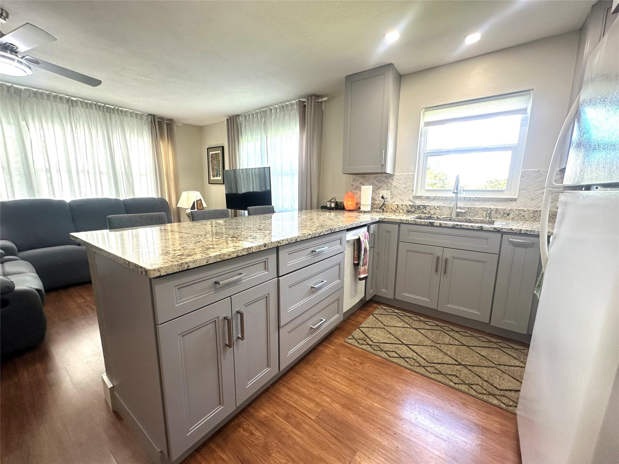 528 Tilford X Property Photo 8