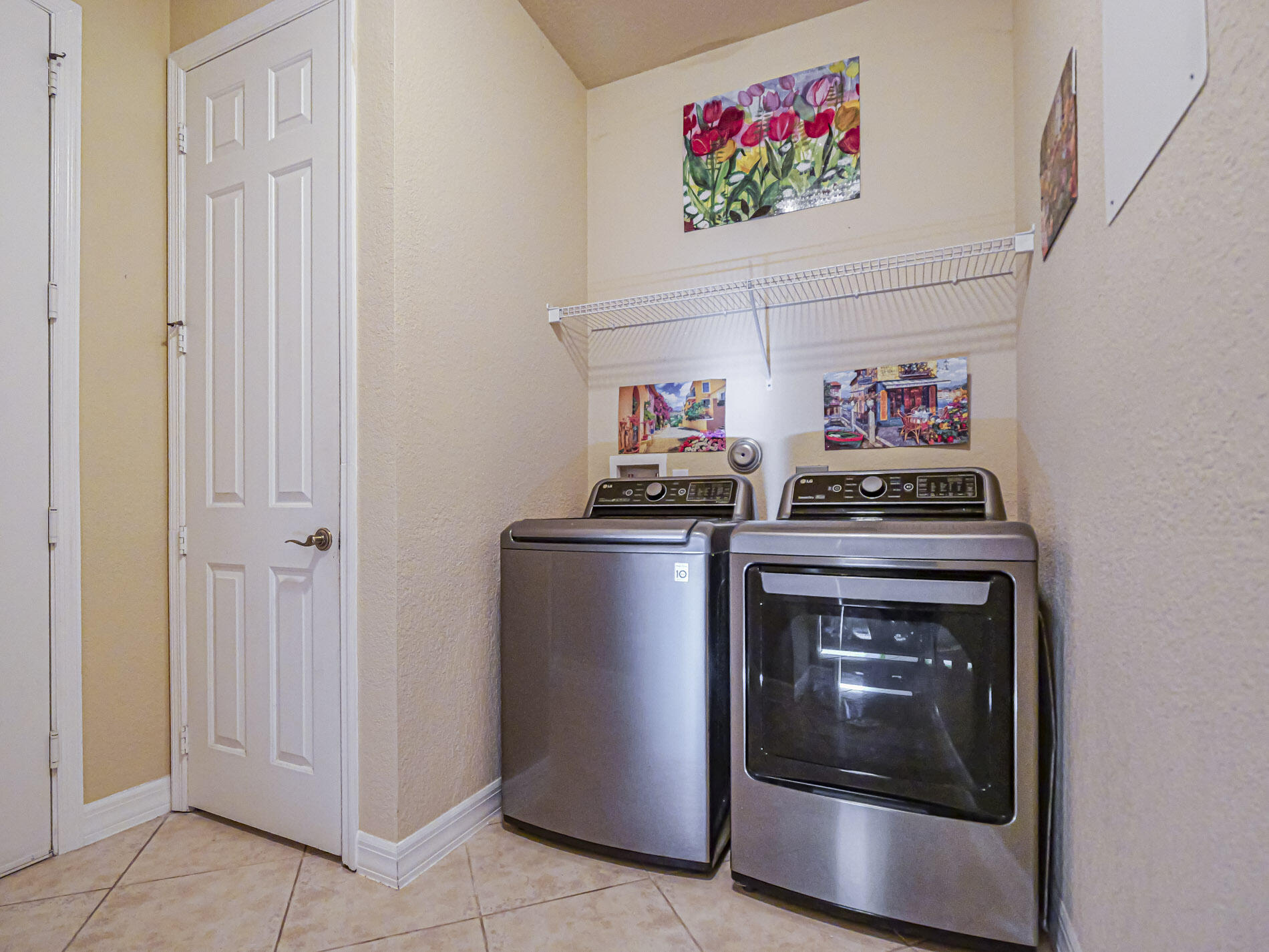 5561 57th Way Property Photo 11