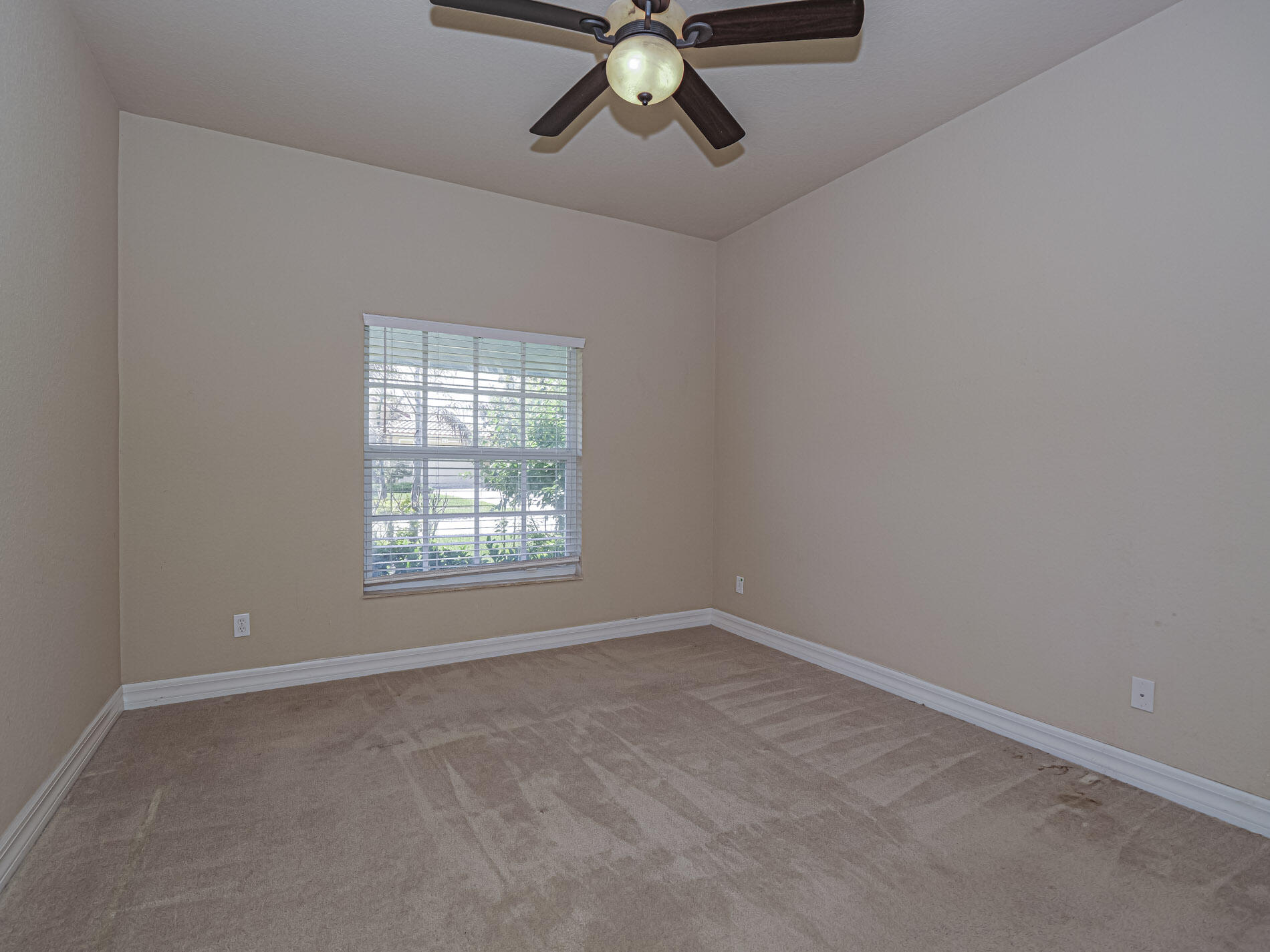 5561 57th Way Property Photo 19