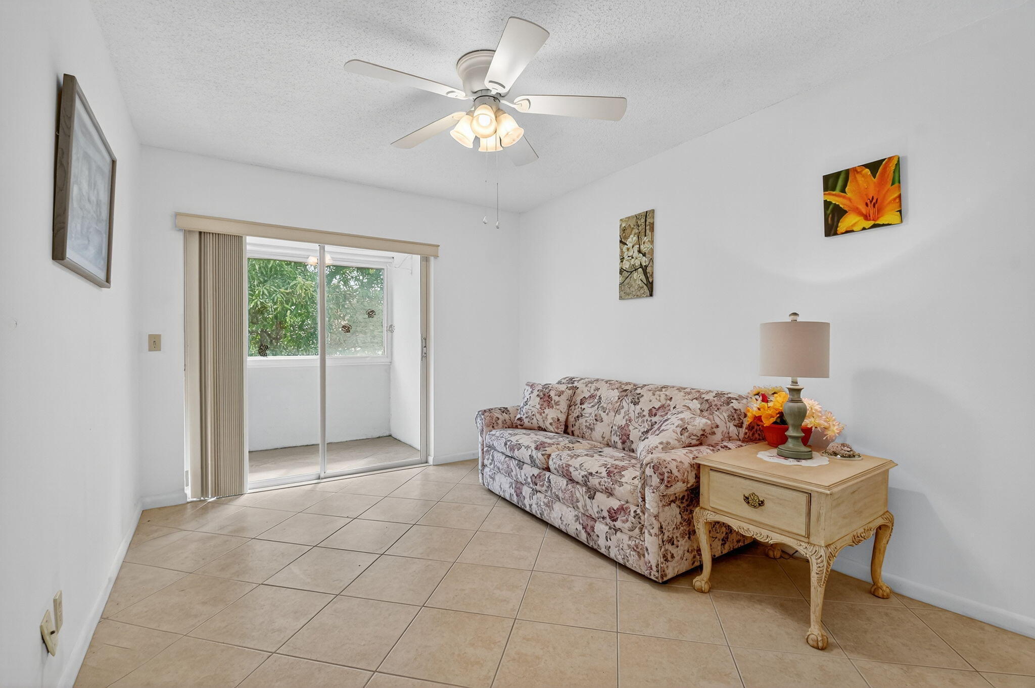 317 N Windsor N N Property Photo 11