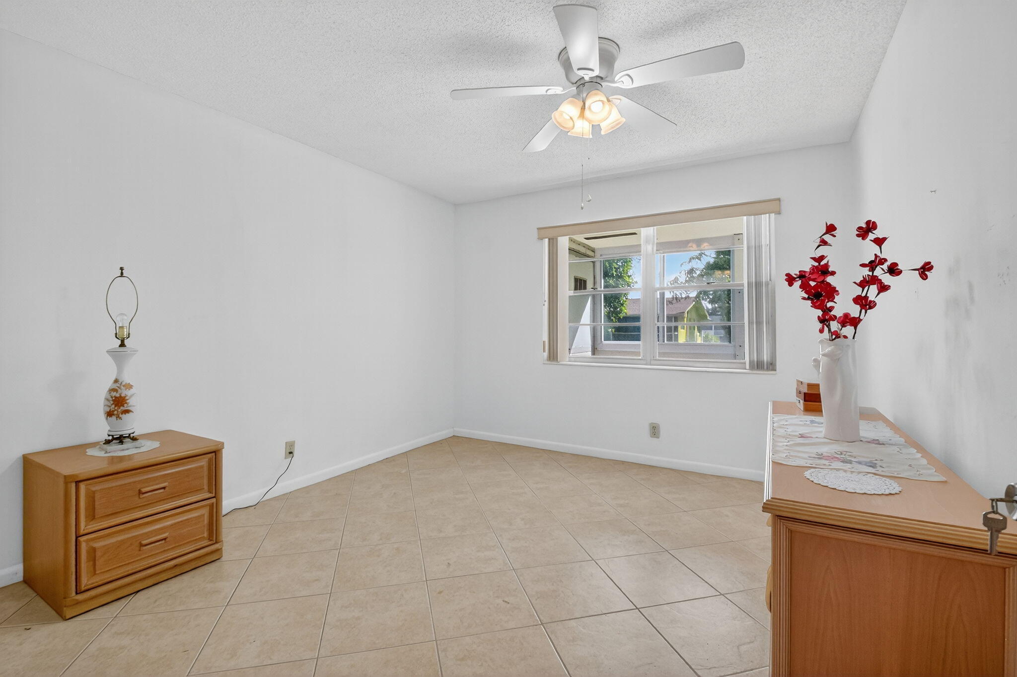 317 N Windsor N N Property Photo 14