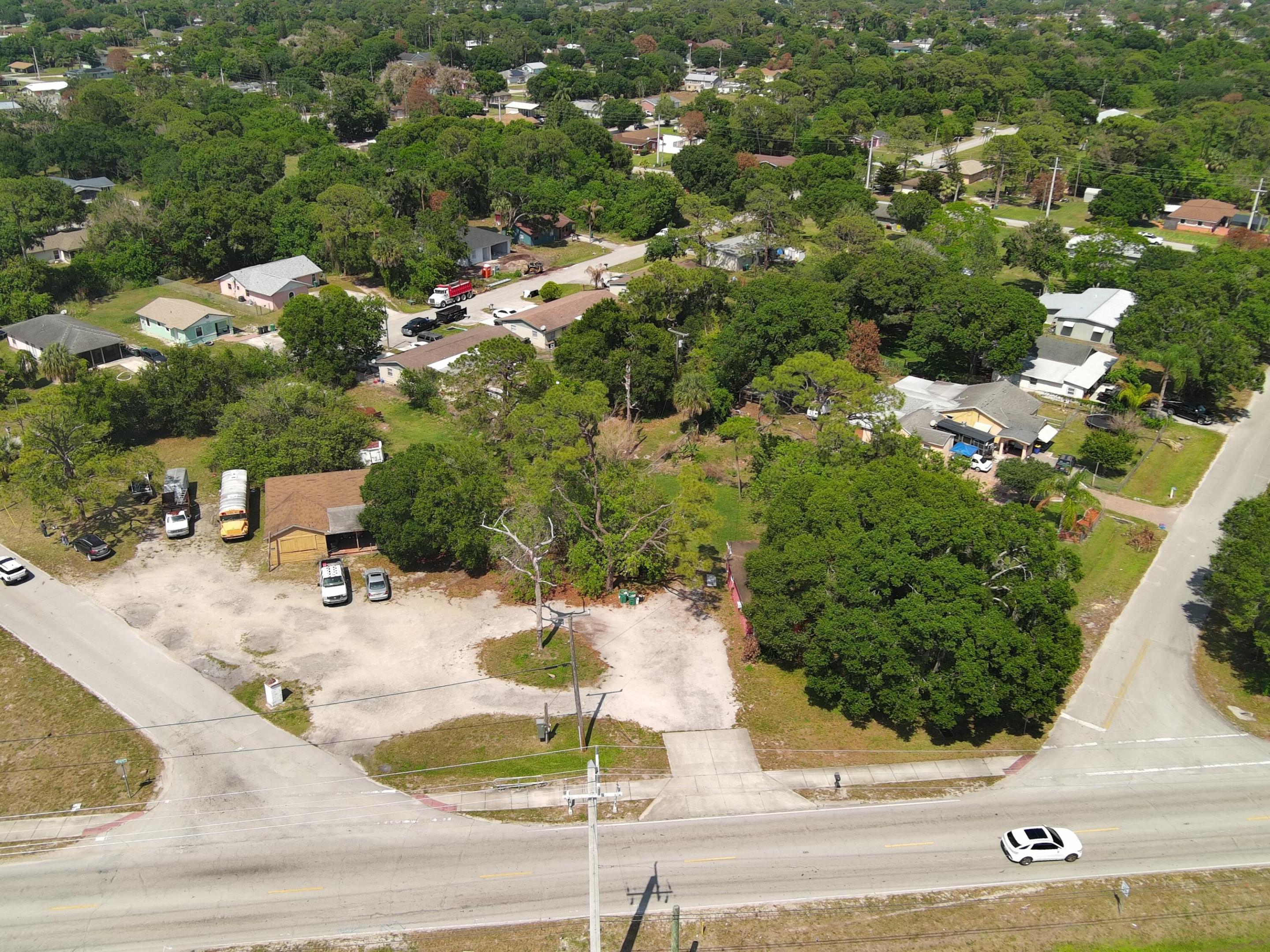 902 Angle Road Property Photo 4