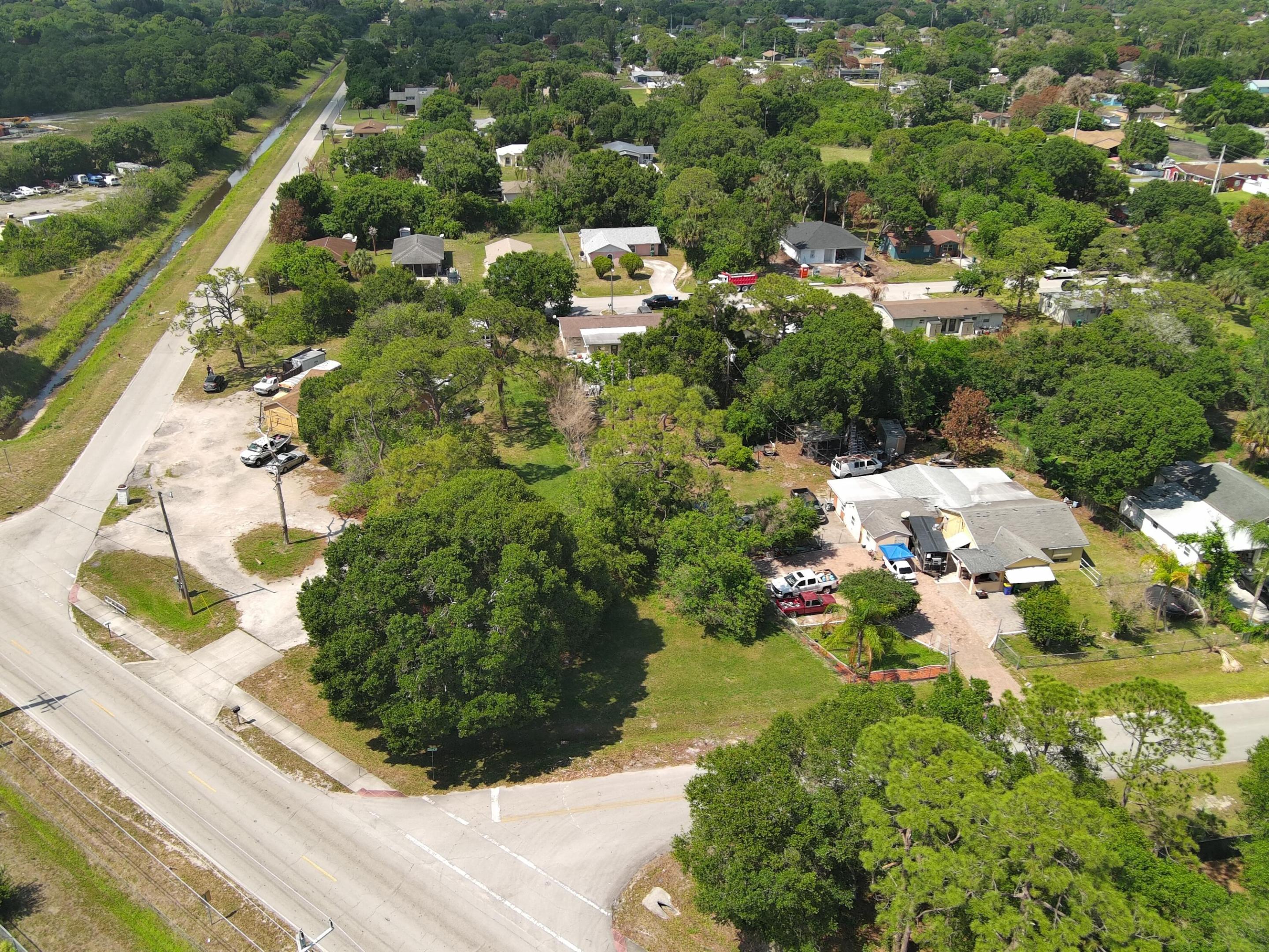 902 Angle Road Property Photo 8