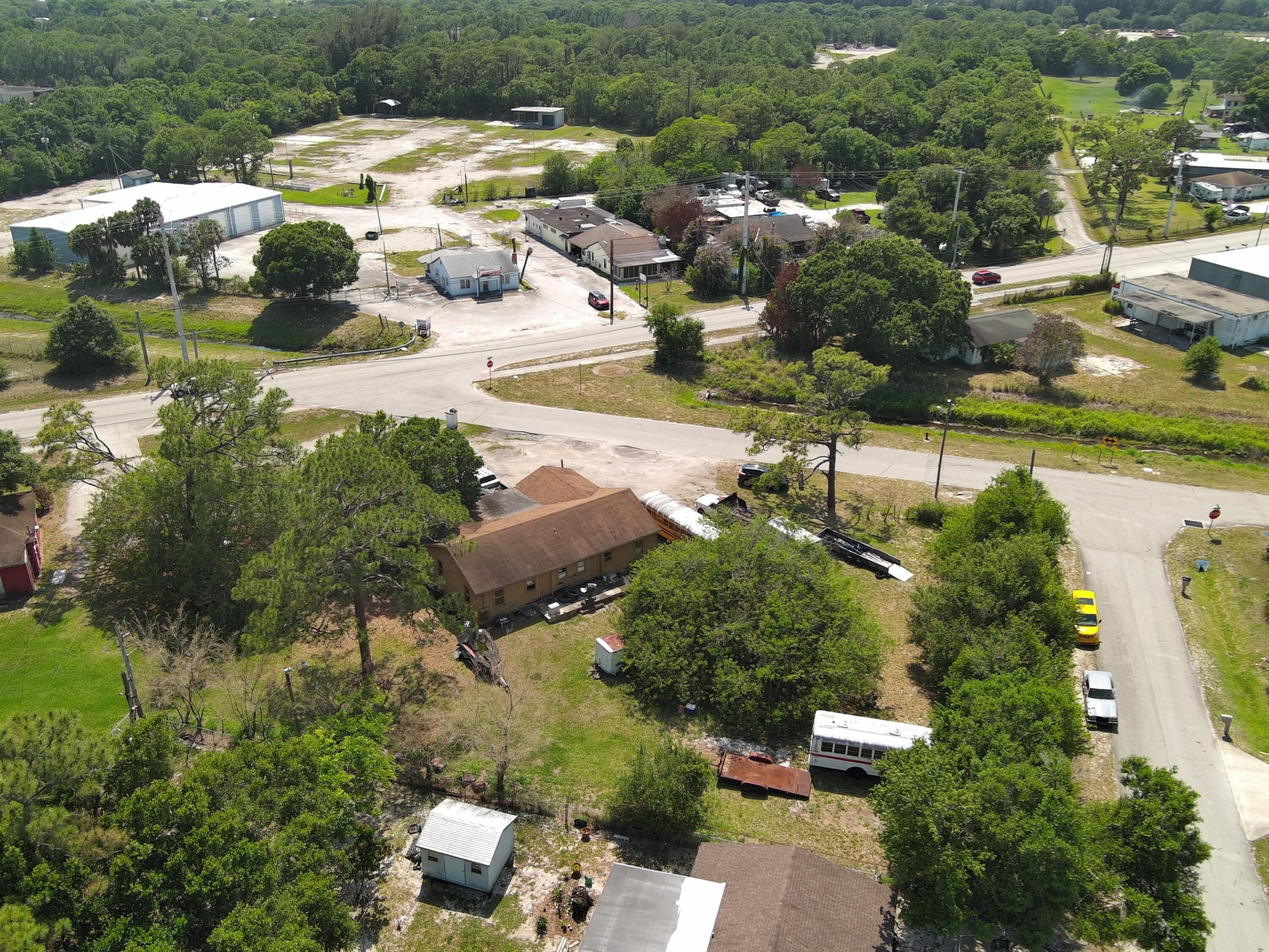 902 Angle Road Property Photo 10