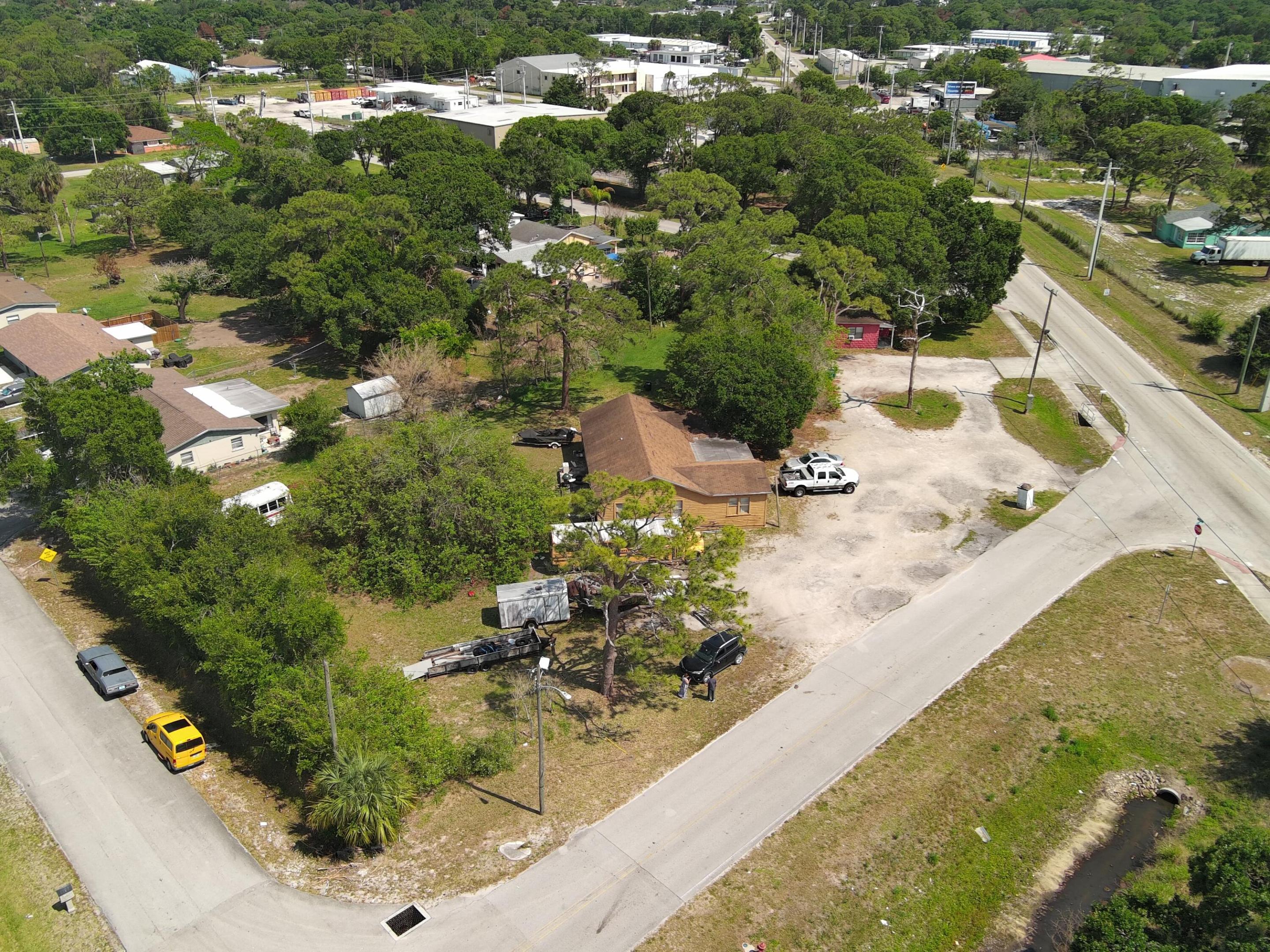 902 Angle Road Property Photo 14