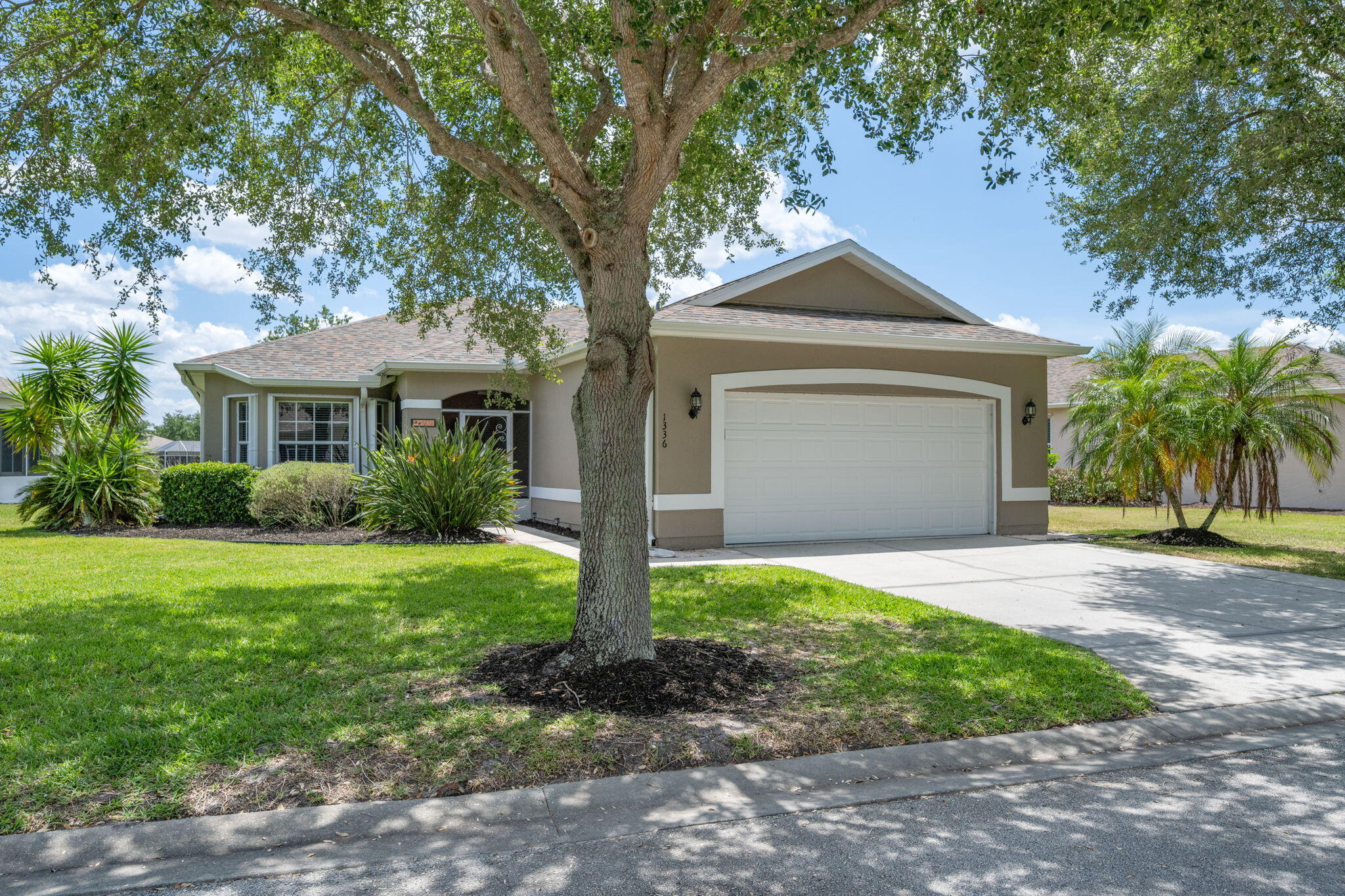 1336 Shoreline Circle Property Photo 2